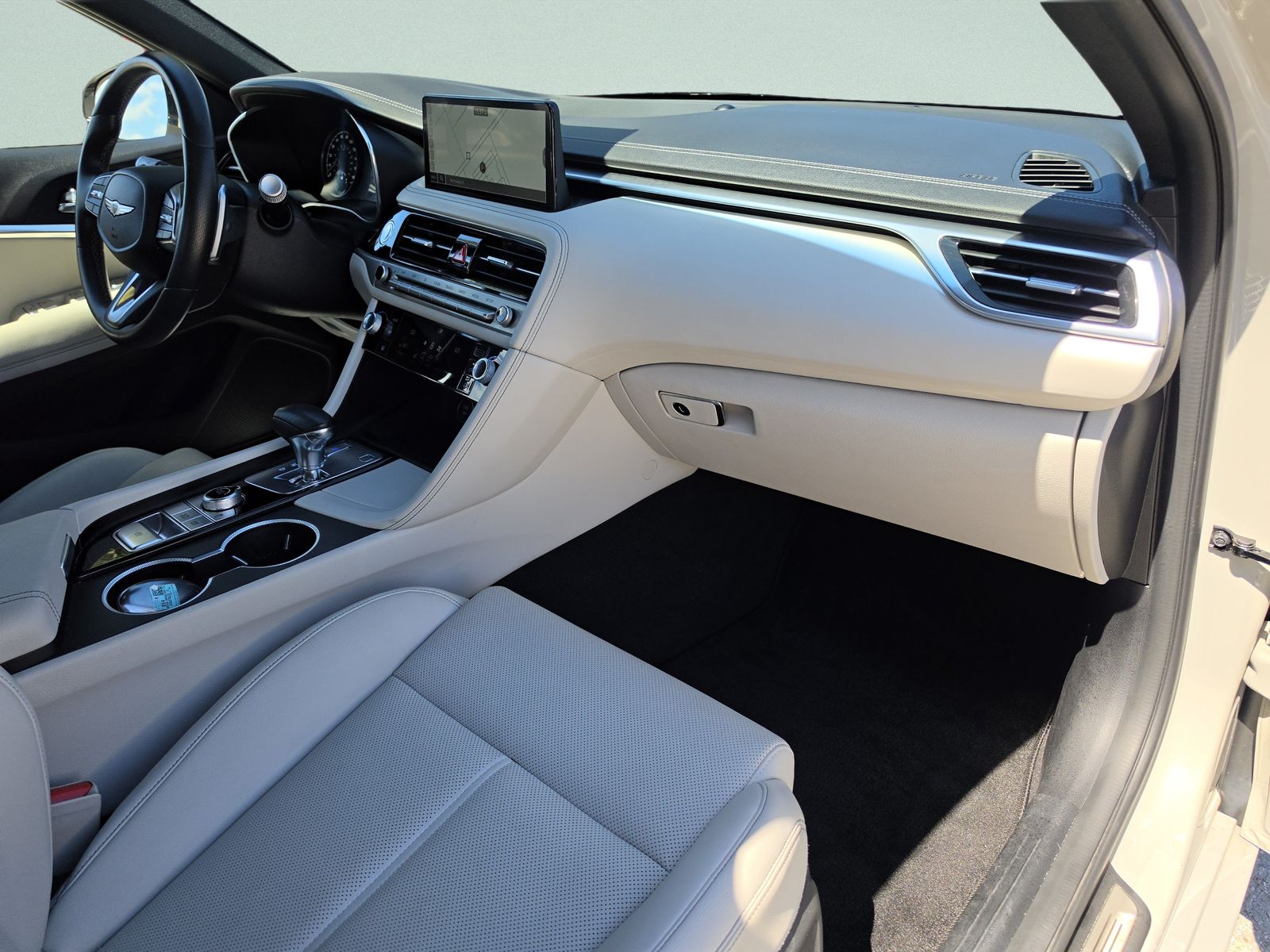 2025 GENESIS G70 Standard - Photo 14