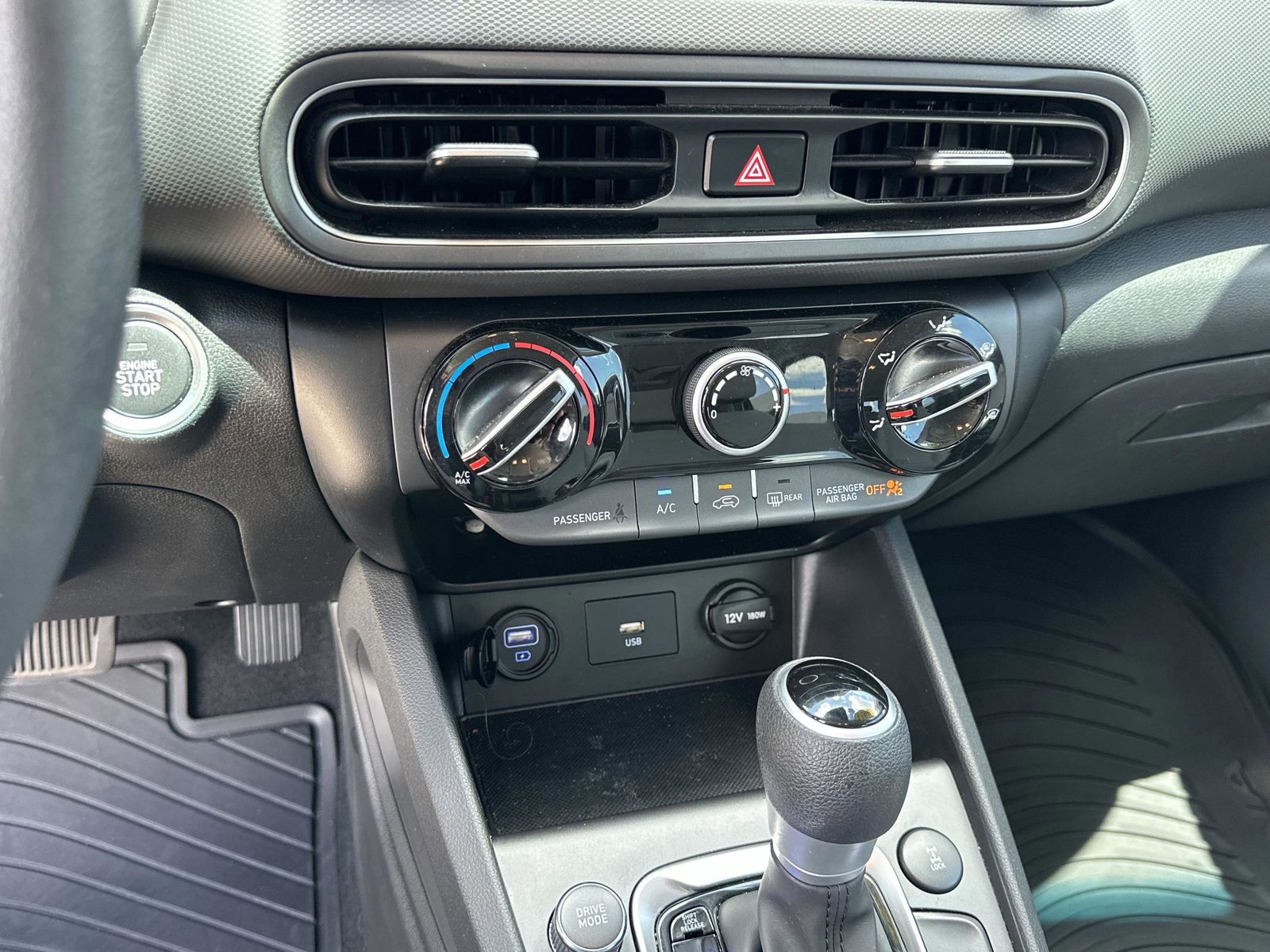2023 Hyundai Kona SEL - Photo 18