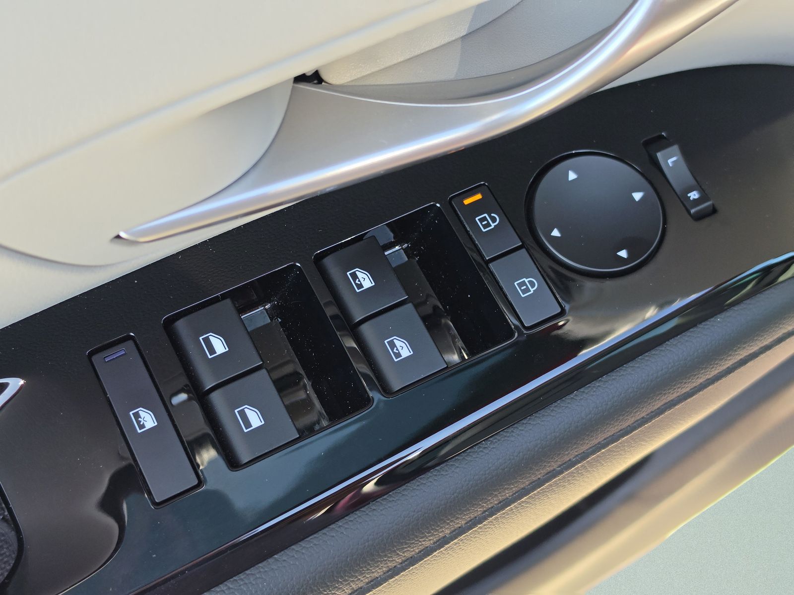 2025 Hyundai Tucson Limited - Photo 21
