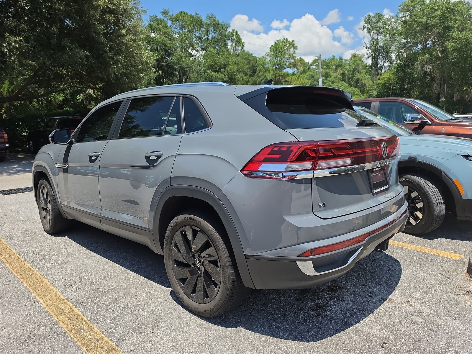 2024 Volkswagen Atlas Cross Sport SE w/Tech - Photo 6