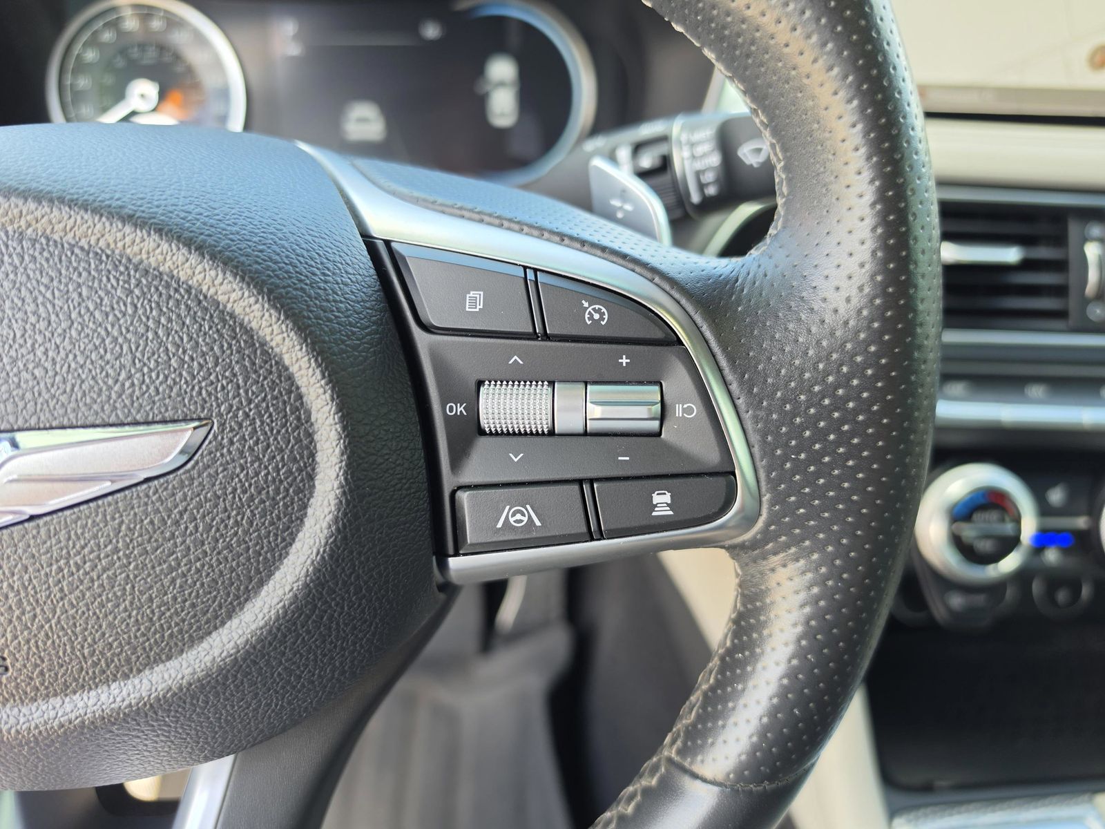2022 GENESIS G70 Standard - Photo 32