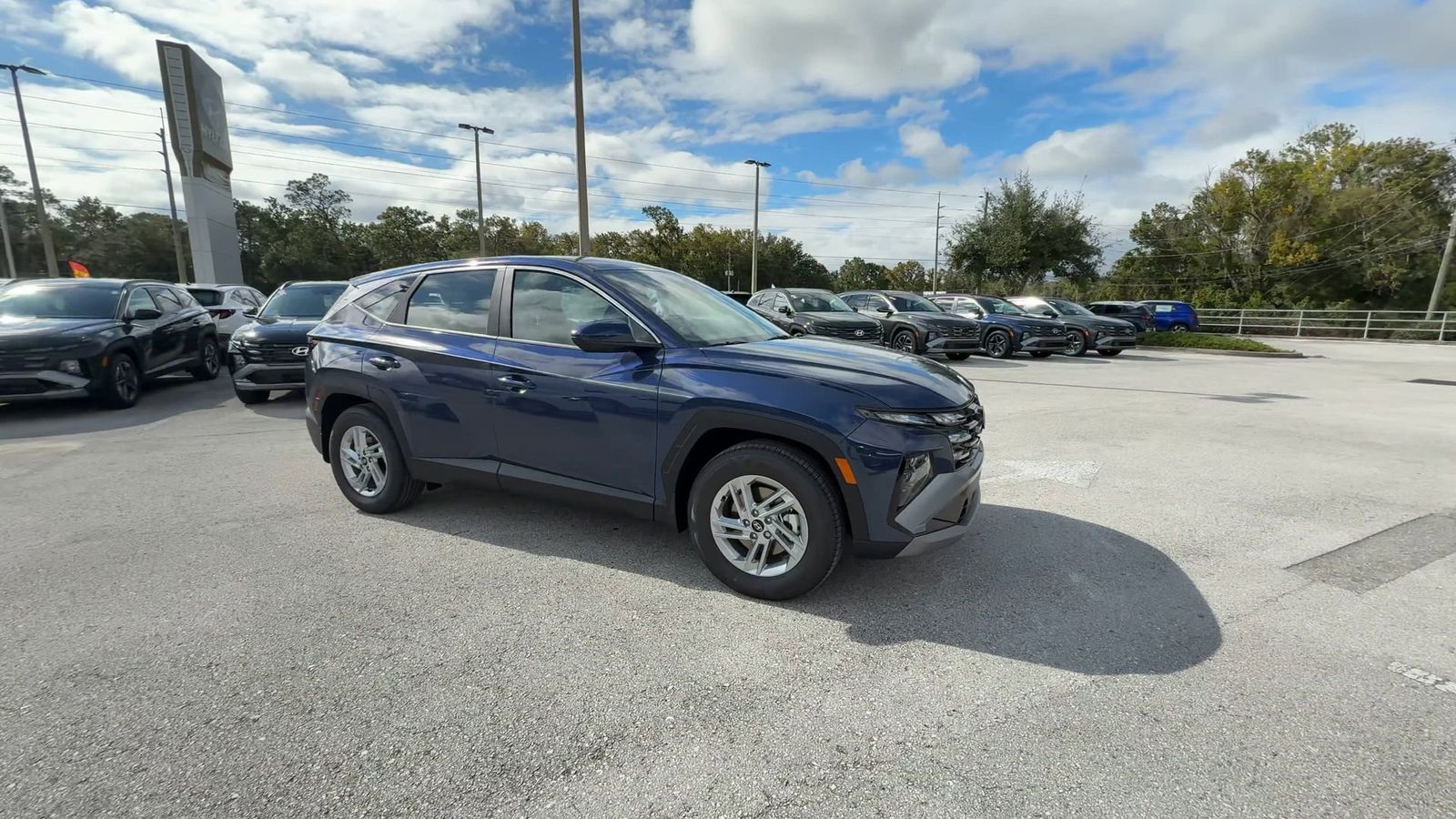 2026 Hyundai Tucson SE photo 2