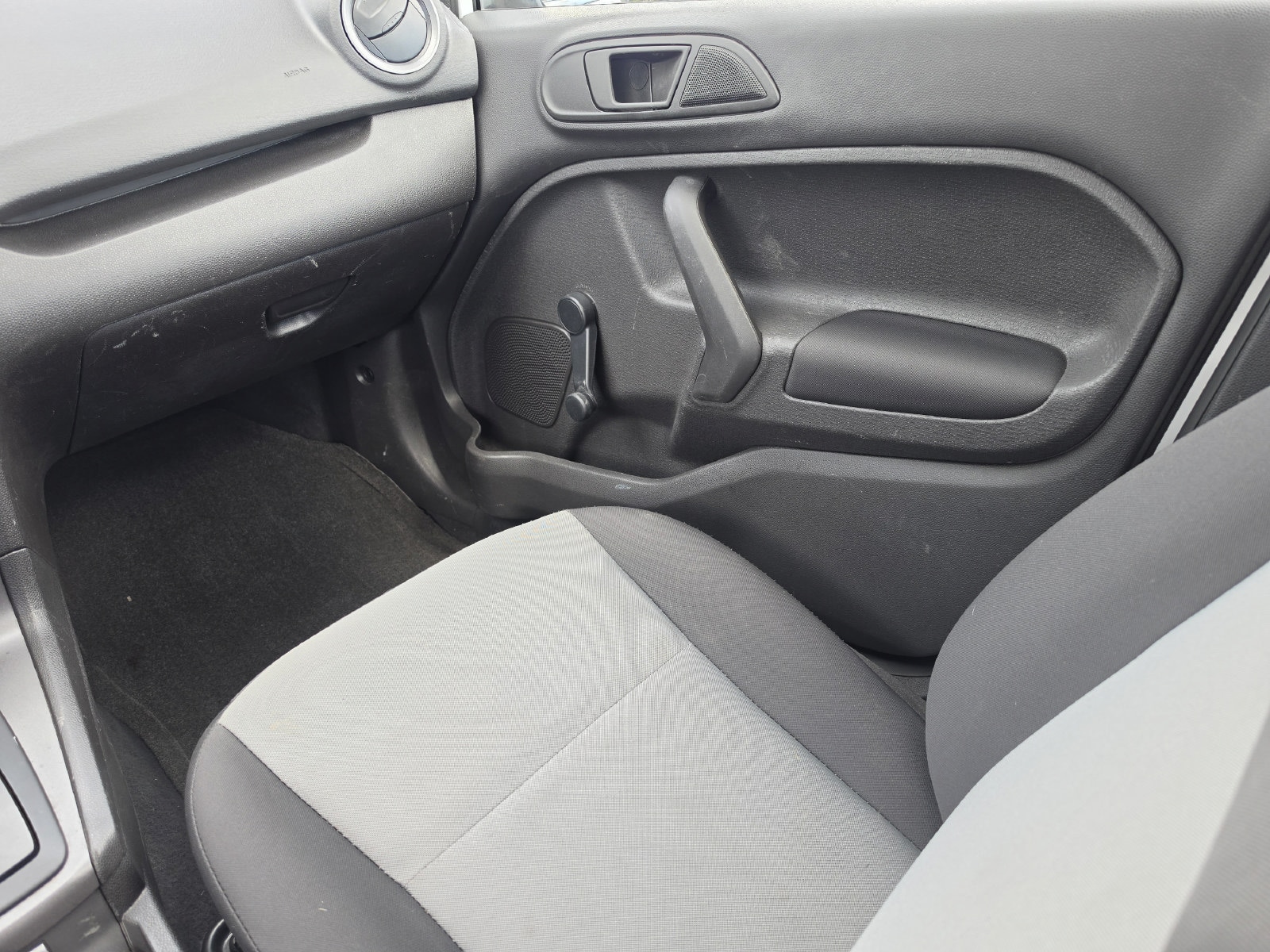 2018 Ford Fiesta S - Photo 18