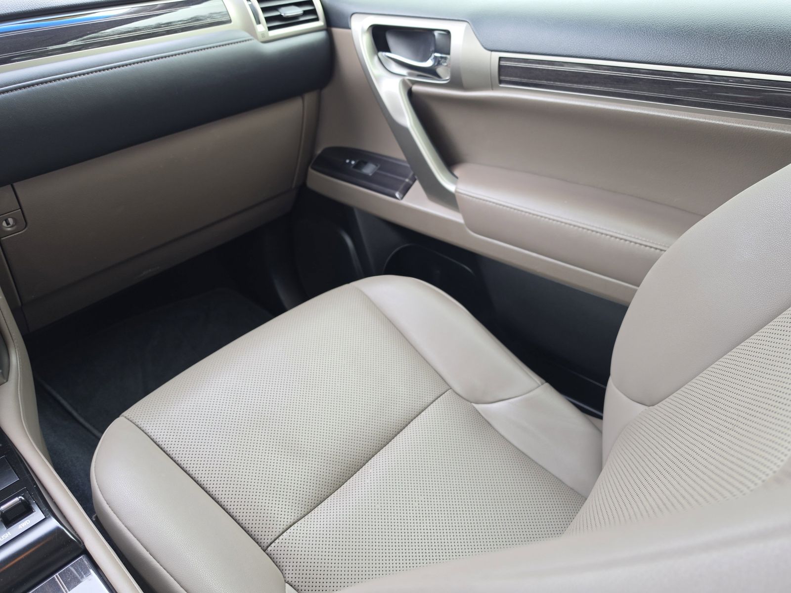 2020 Lexus GX PREMIUM - Photo 18