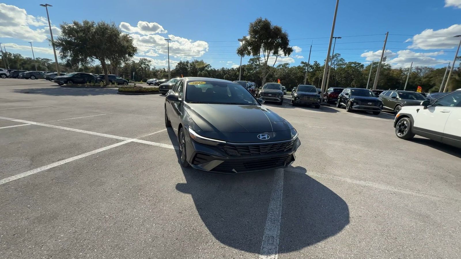 2025 Hyundai Elantra Hybrid SEL Sport photo 2