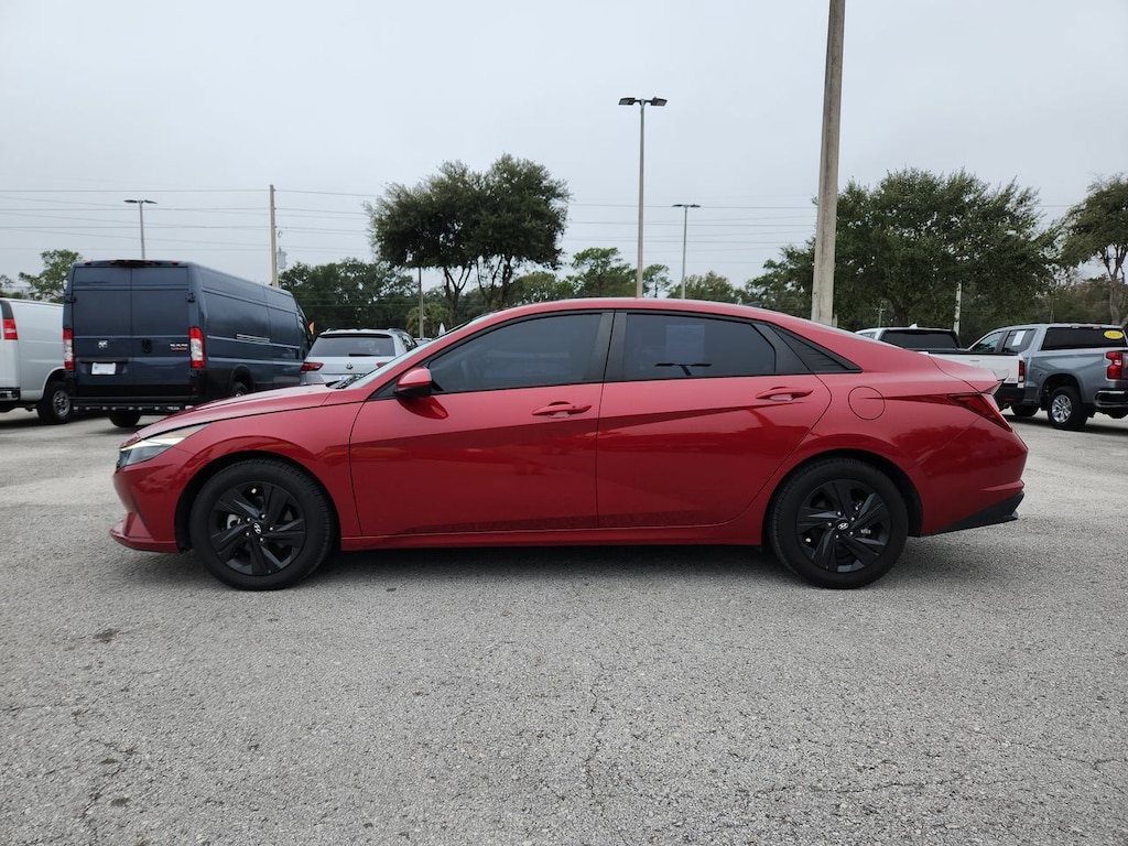 Used 2023 Hyundai Elantra HEV Blue Sedan