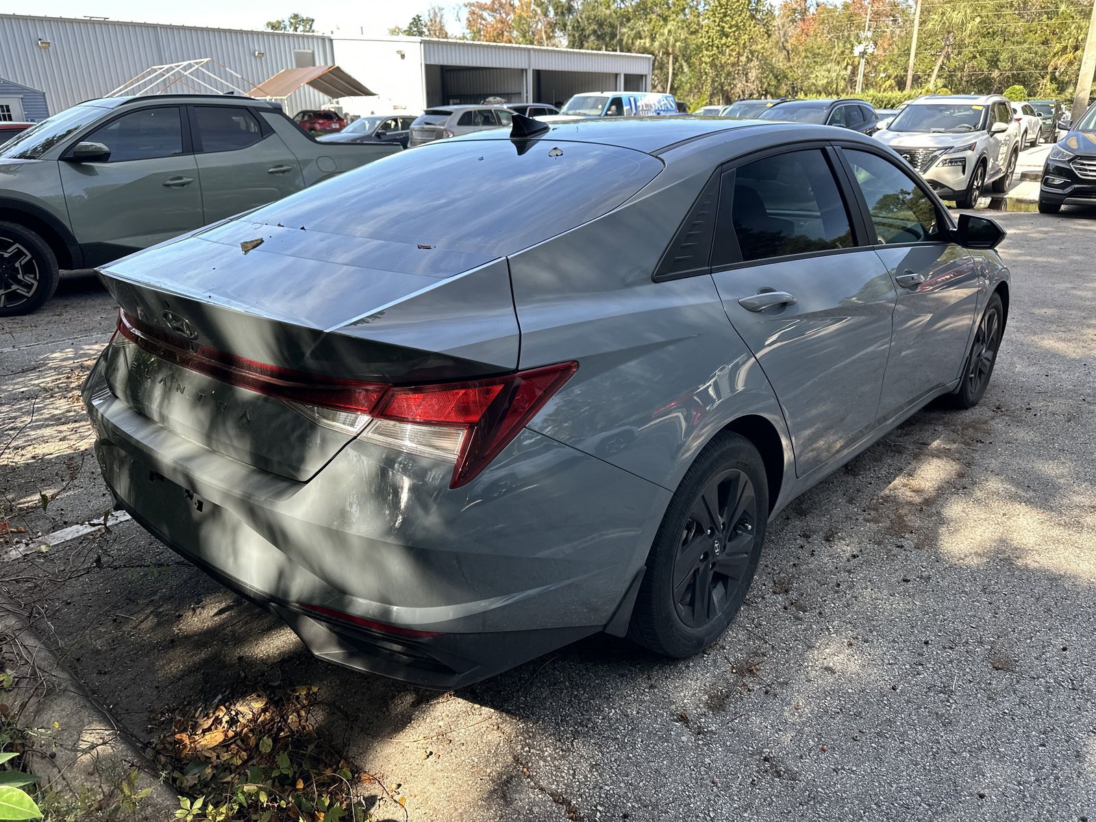 2022 Hyundai Elantra SEL Convenience photo 4