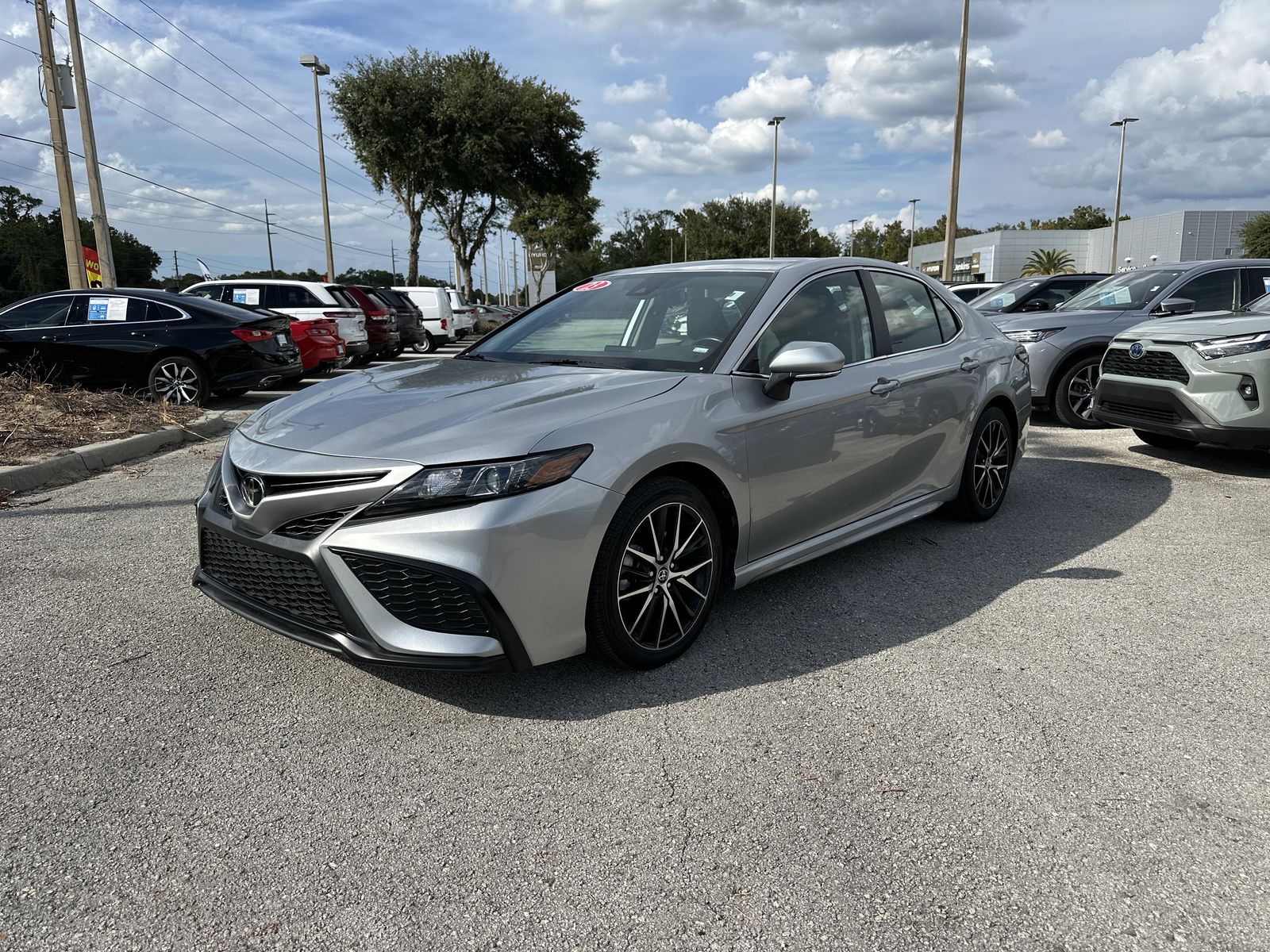 2023 Toyota Camry SE photo 2