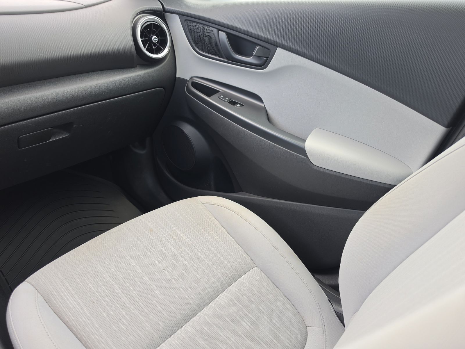 2023 Hyundai Kona SEL - Photo 18