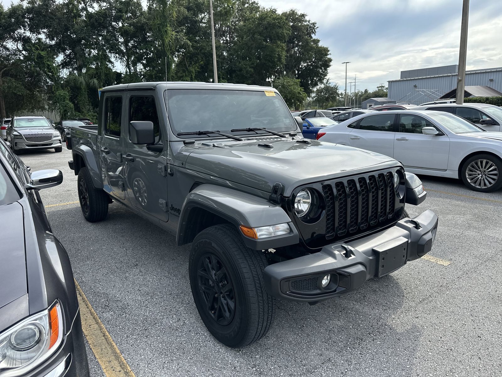 2022 Jeep Gladiator Altitude photo 3