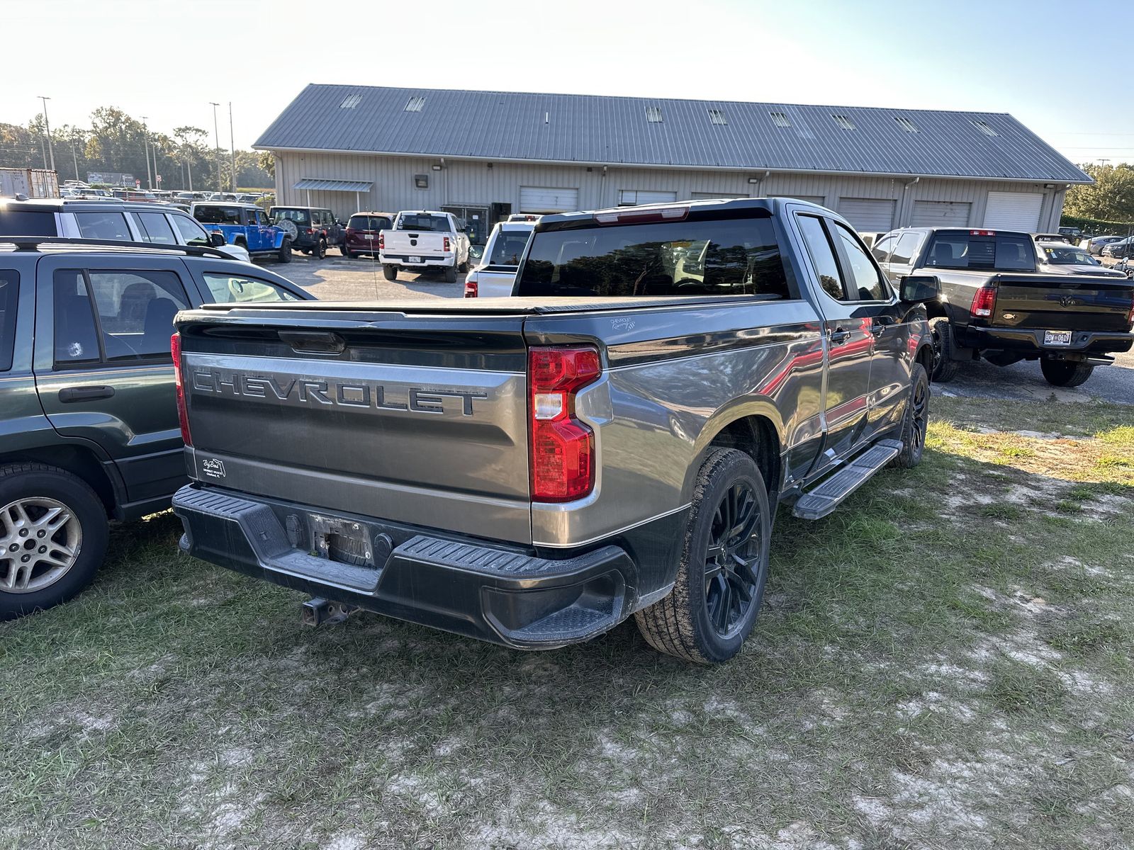 2020 Chevrolet Silverado 1500 LT photo 4
