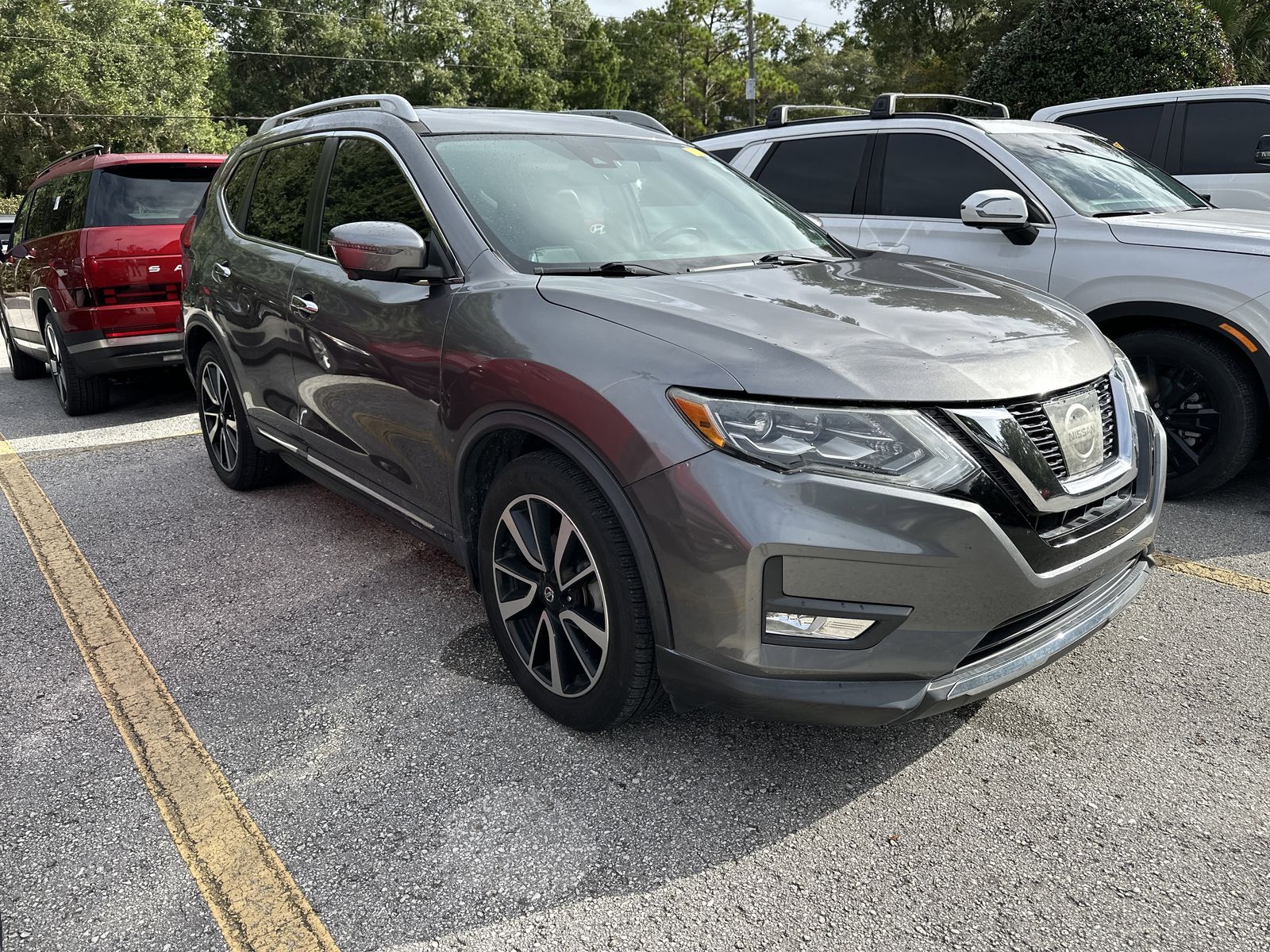 2017 Nissan Rogue SL photo 2