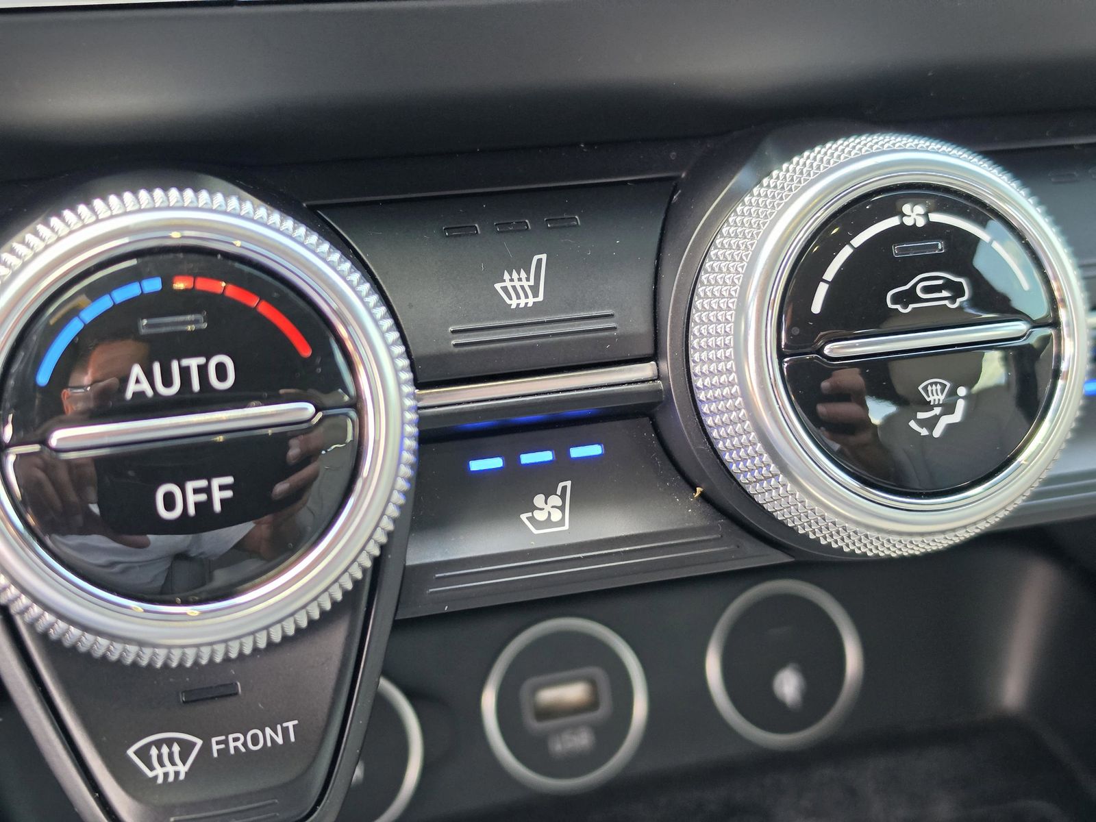2022 GENESIS G70 Standard - Photo 28