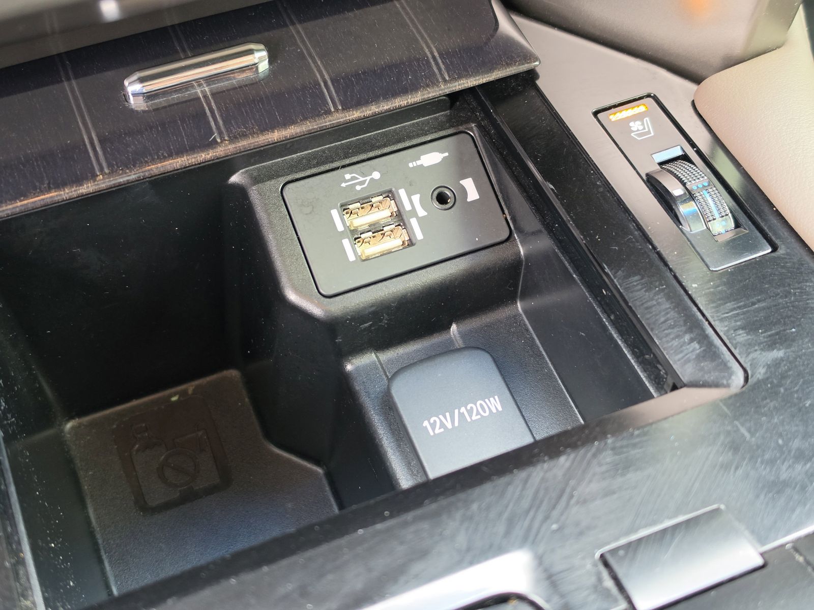 2020 Lexus GX PREMIUM - Photo 27