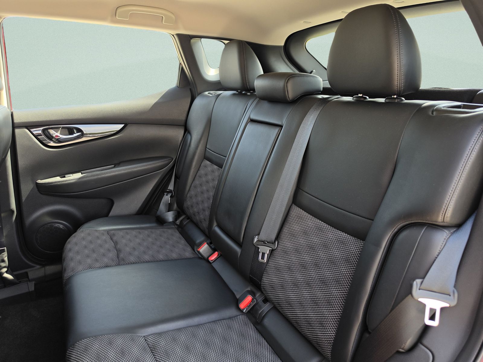 2022 Nissan Rogue Sport SV - Photo 19