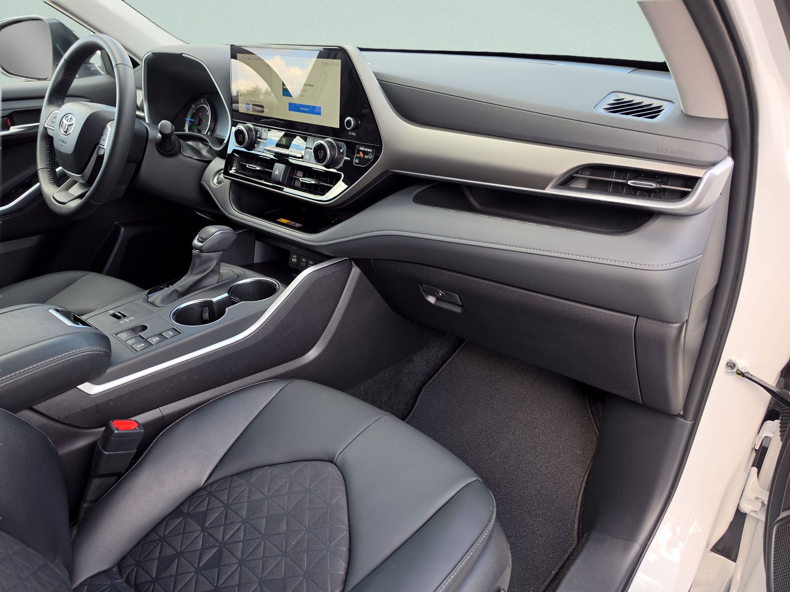 2025 Toyota Highlander XLE Nightshade - Photo 15