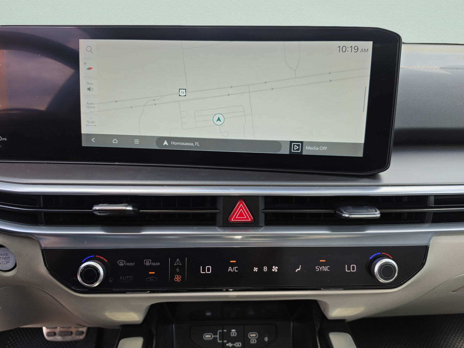 2025 Kia Sorento SX - Photo 28