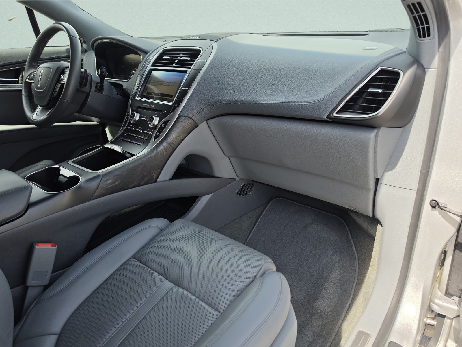 2019 Lincoln Nautilus Reserve - Photo 14