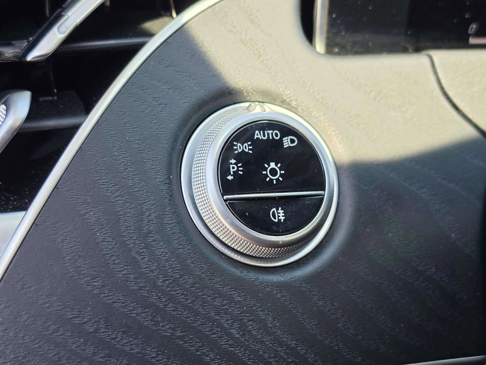 2025 Mercedes-Benz E-Class E350 - Photo 18