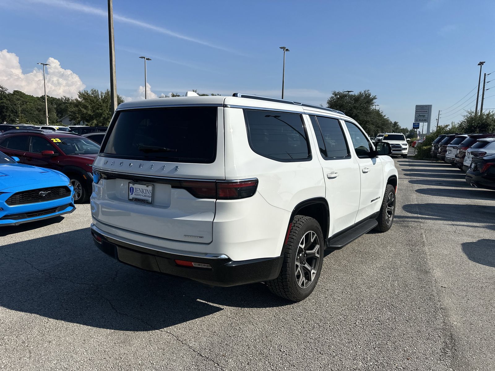 2023 Jeep Wagoneer Series III photo 3