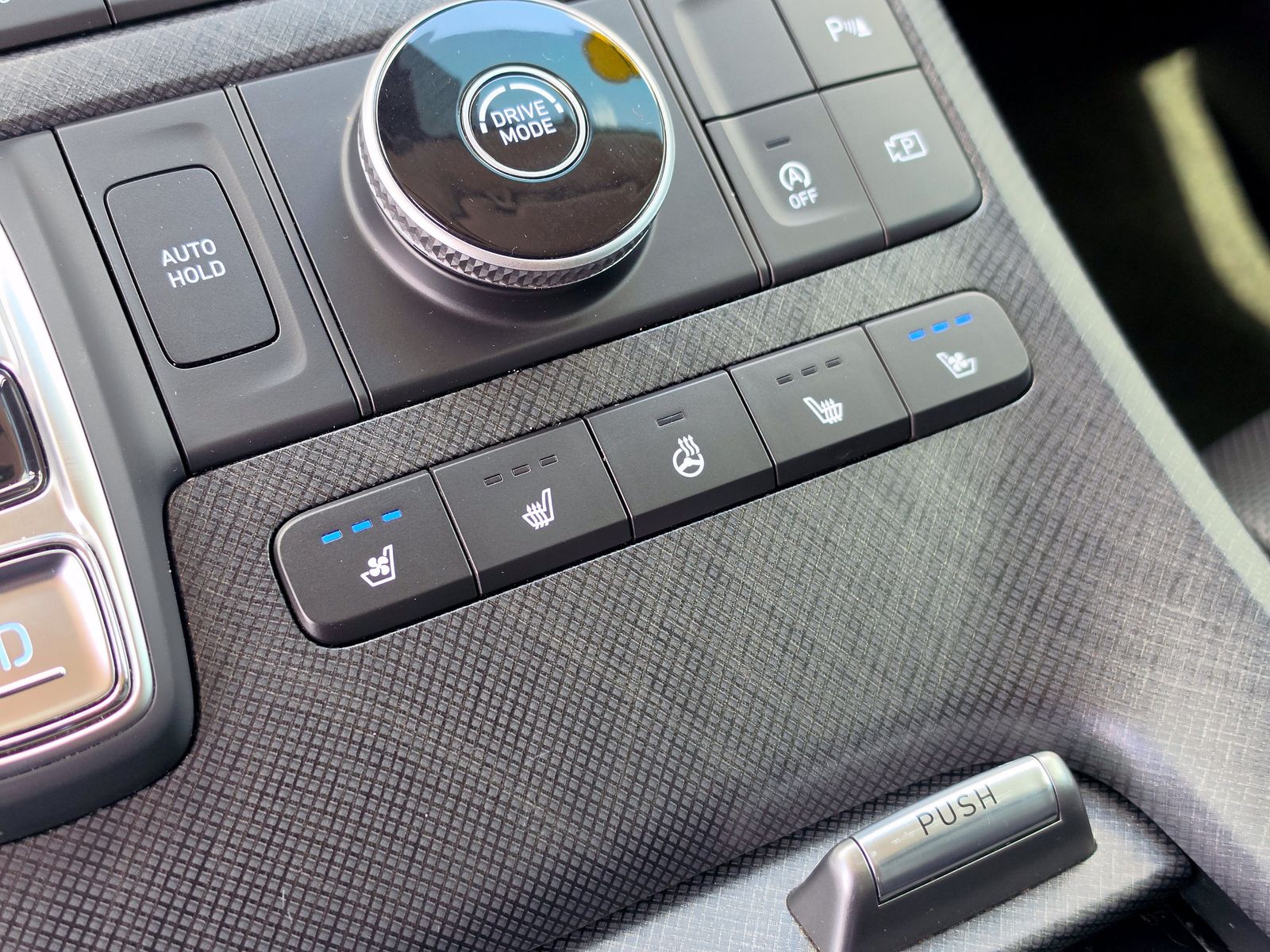 2024 Hyundai Palisade Limited - Photo 30