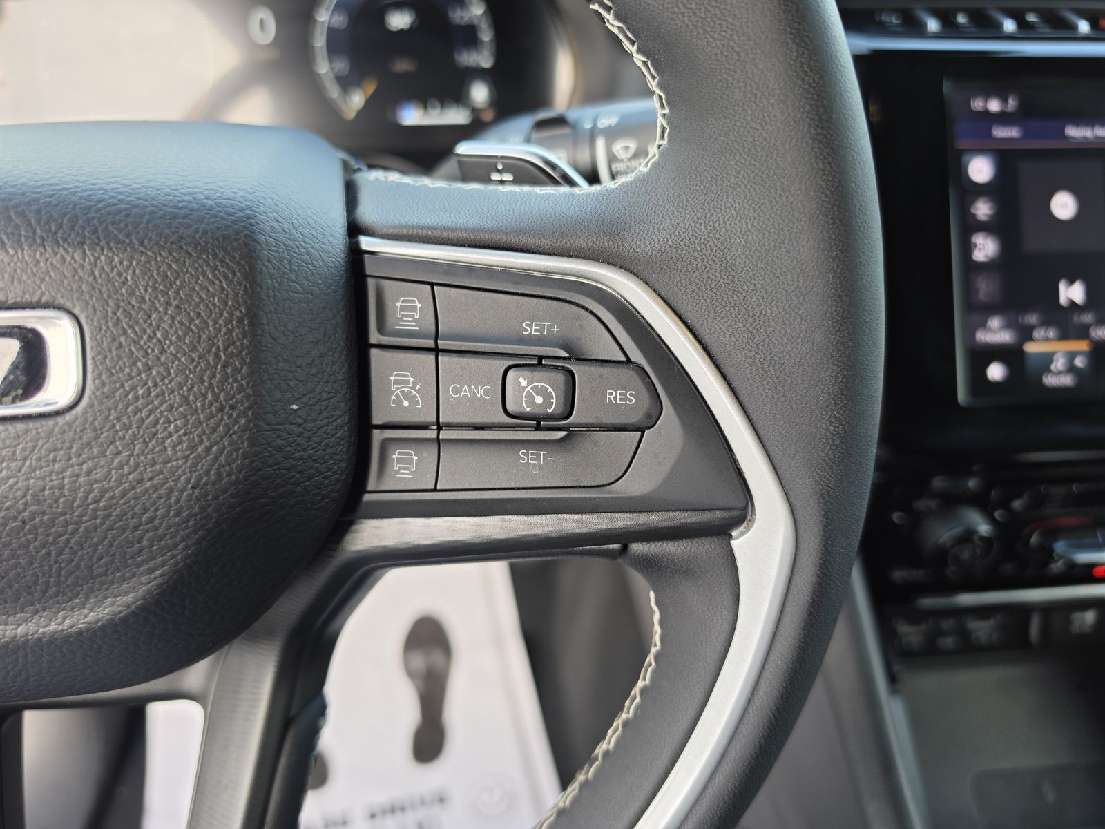 2024 Jeep Grand Cherokee Laredo - Photo 34