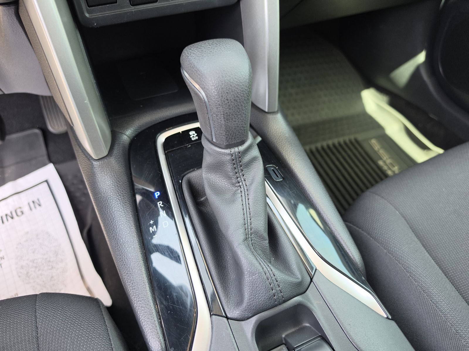 2022 Toyota Corolla Cross LE - Photo 31