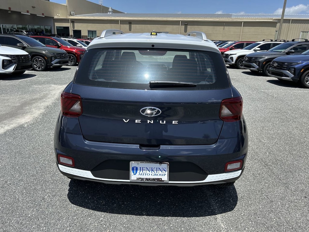 New 2025 Hyundai Venue Limited SUV