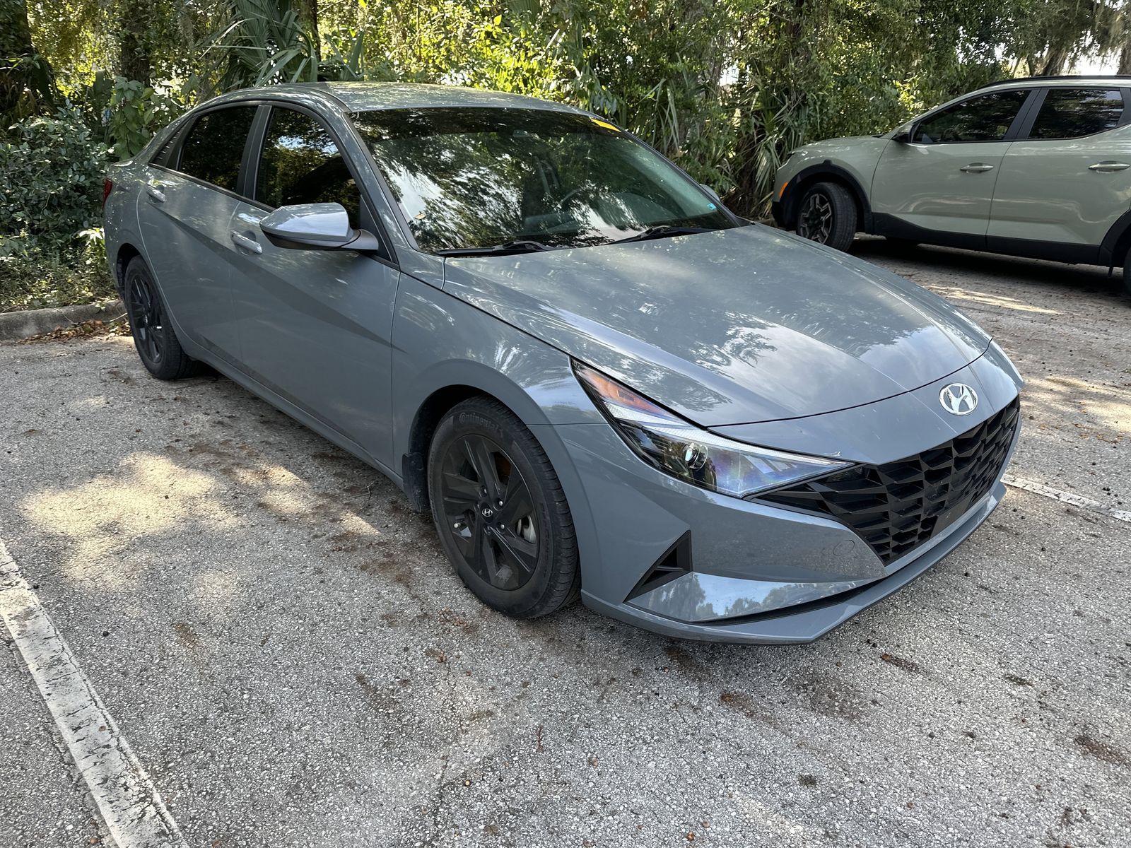 2022 Hyundai Elantra SEL Convenience photo 3