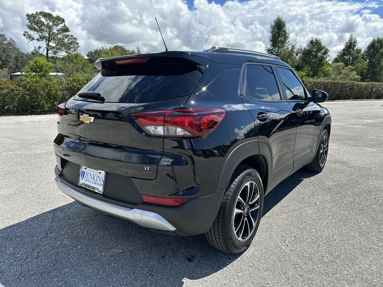 2024 Chevrolet Trailblazer LT photo 2