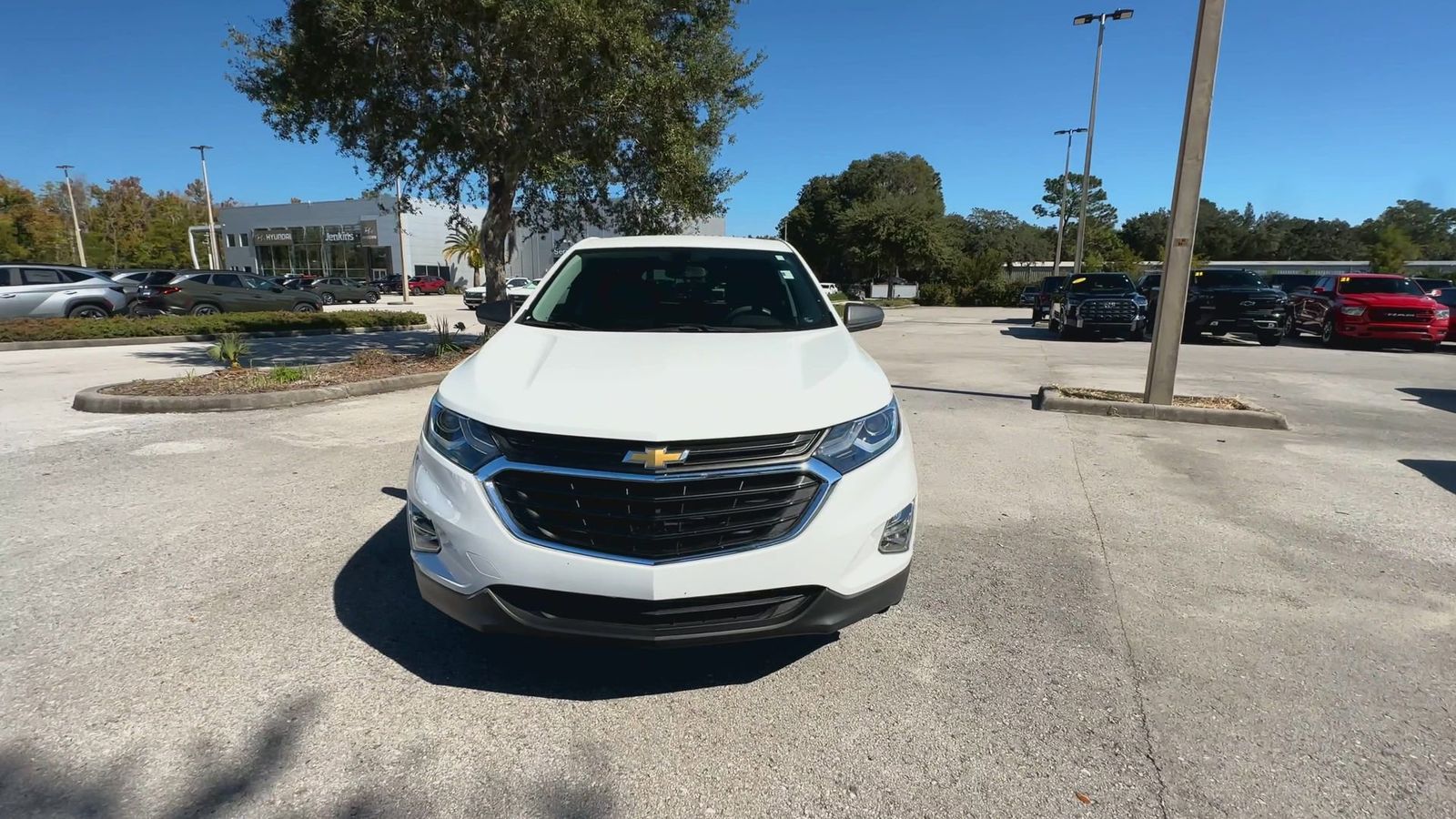 2019 Chevrolet Equinox LS photo 2