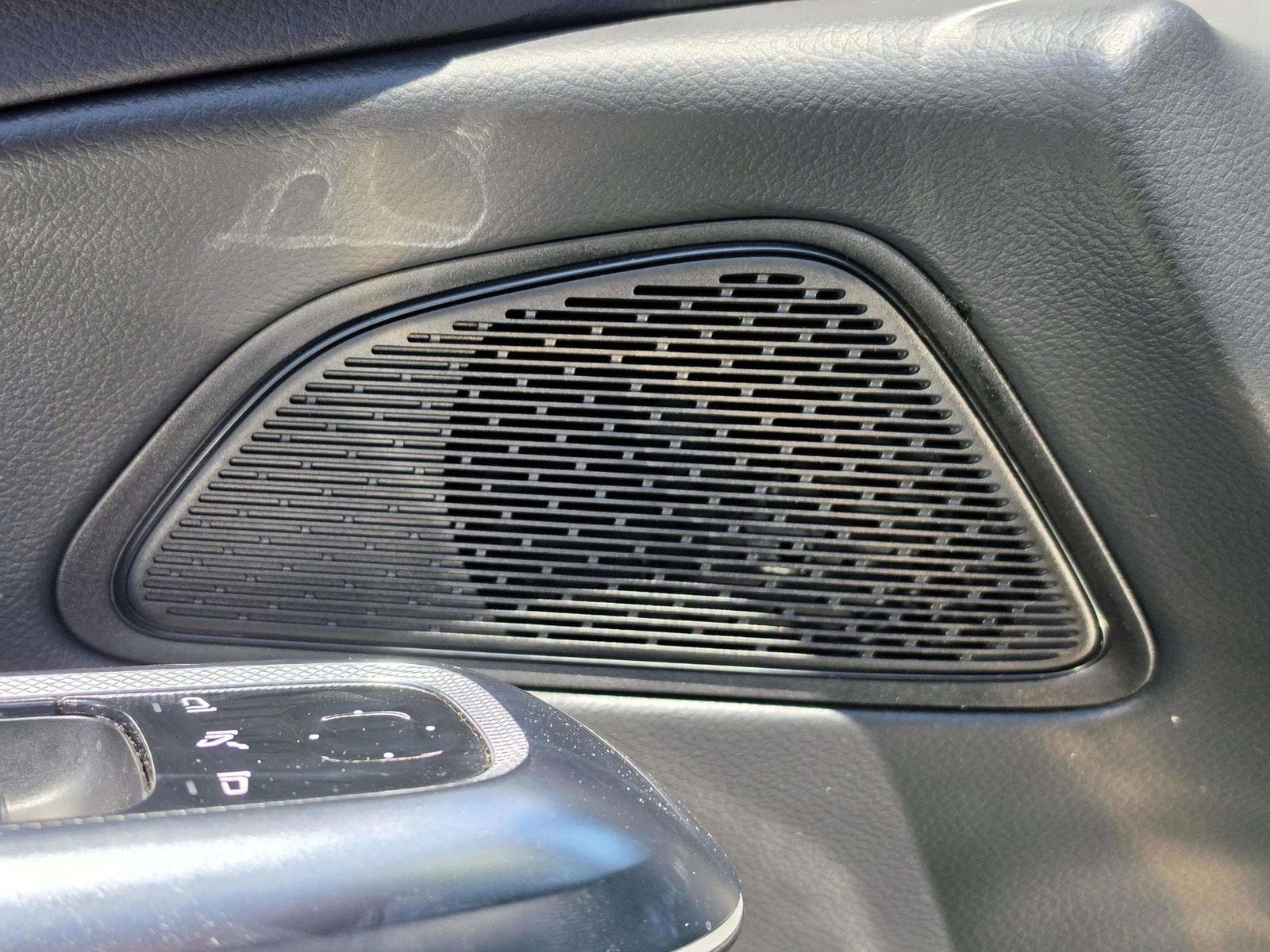 2025 Mercedes-Benz E-Class E350 - Photo 30