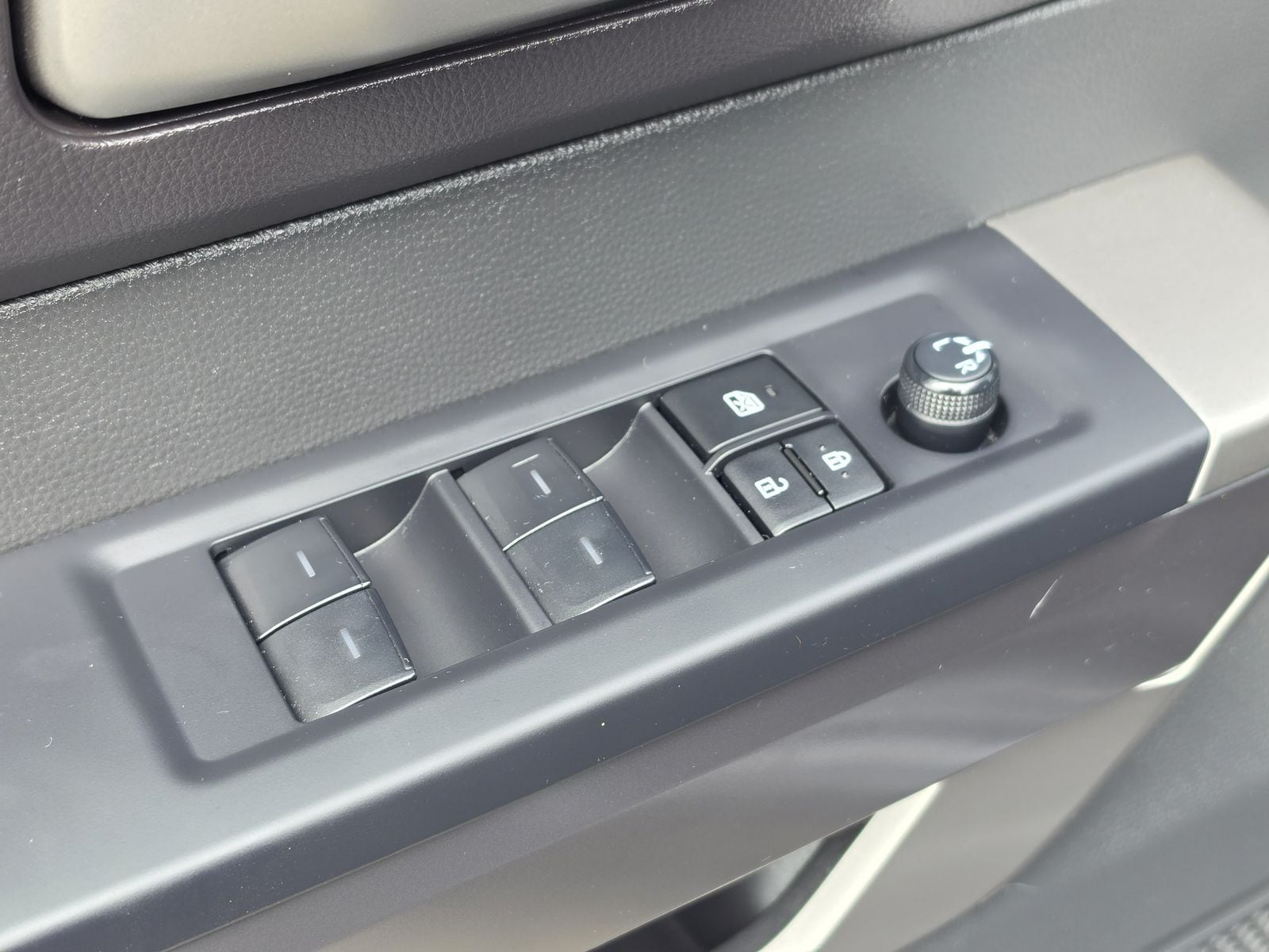 2025 Toyota Tundra SR5 - Photo 20