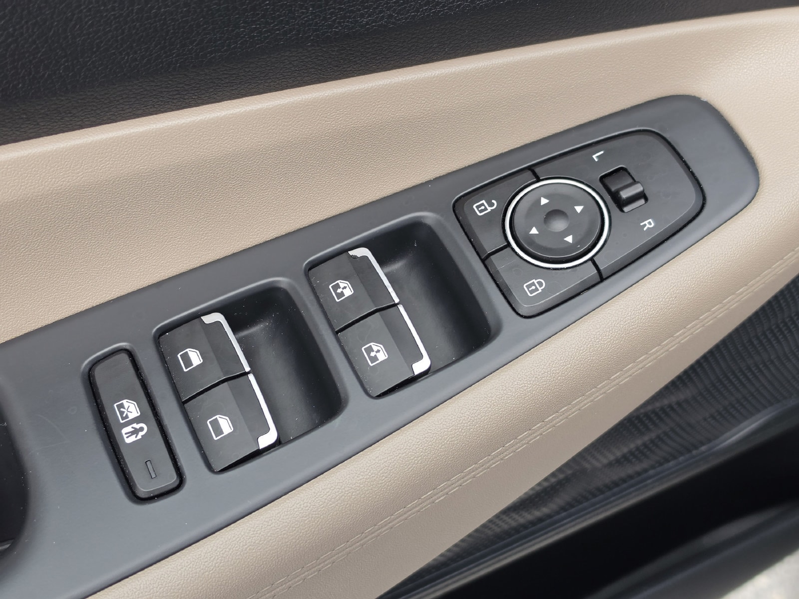 2022 Hyundai Santa Fe SEL - Photo 21