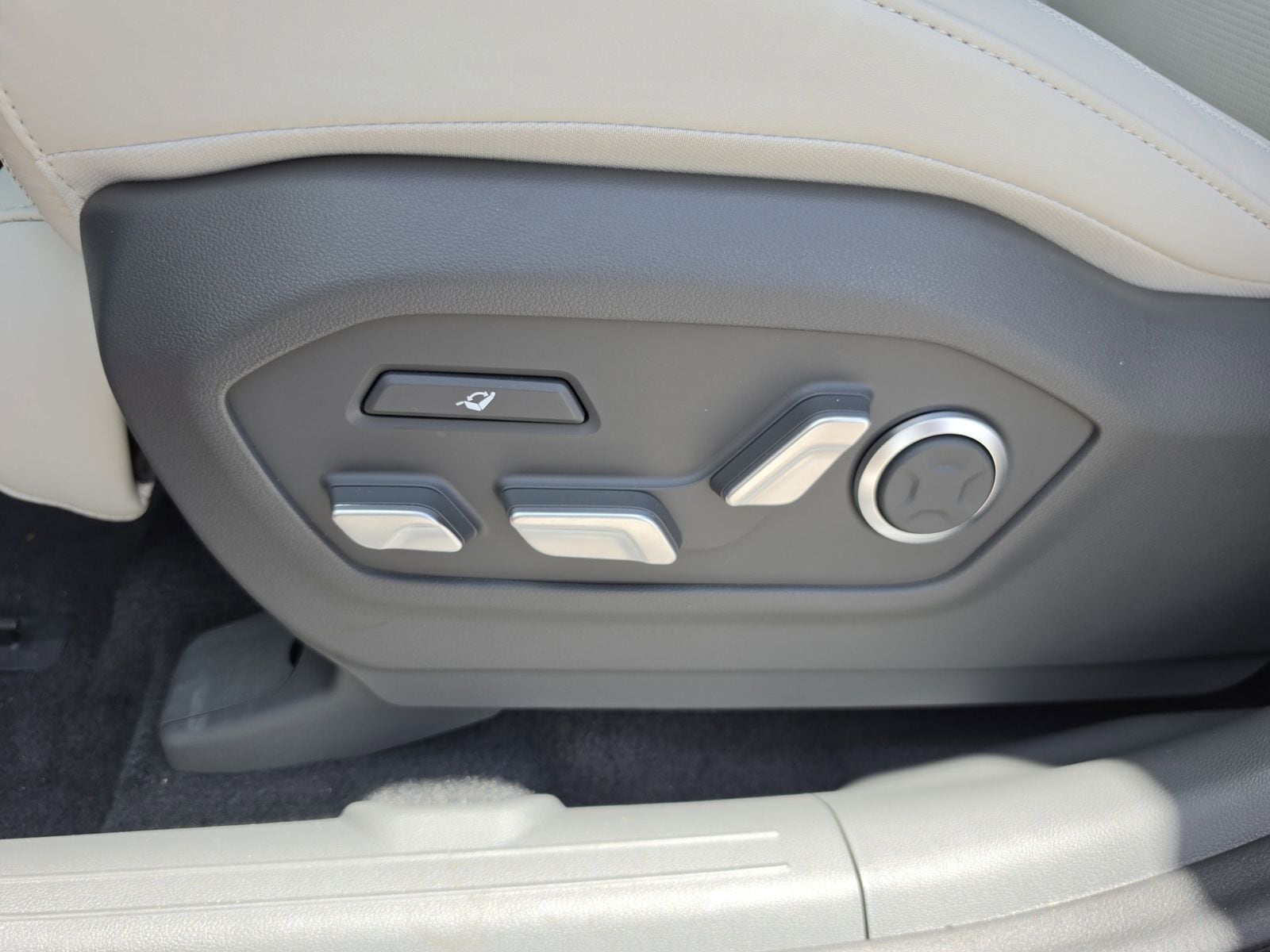 2026 Hyundai Santa Fe Calligraphy - Photo 23