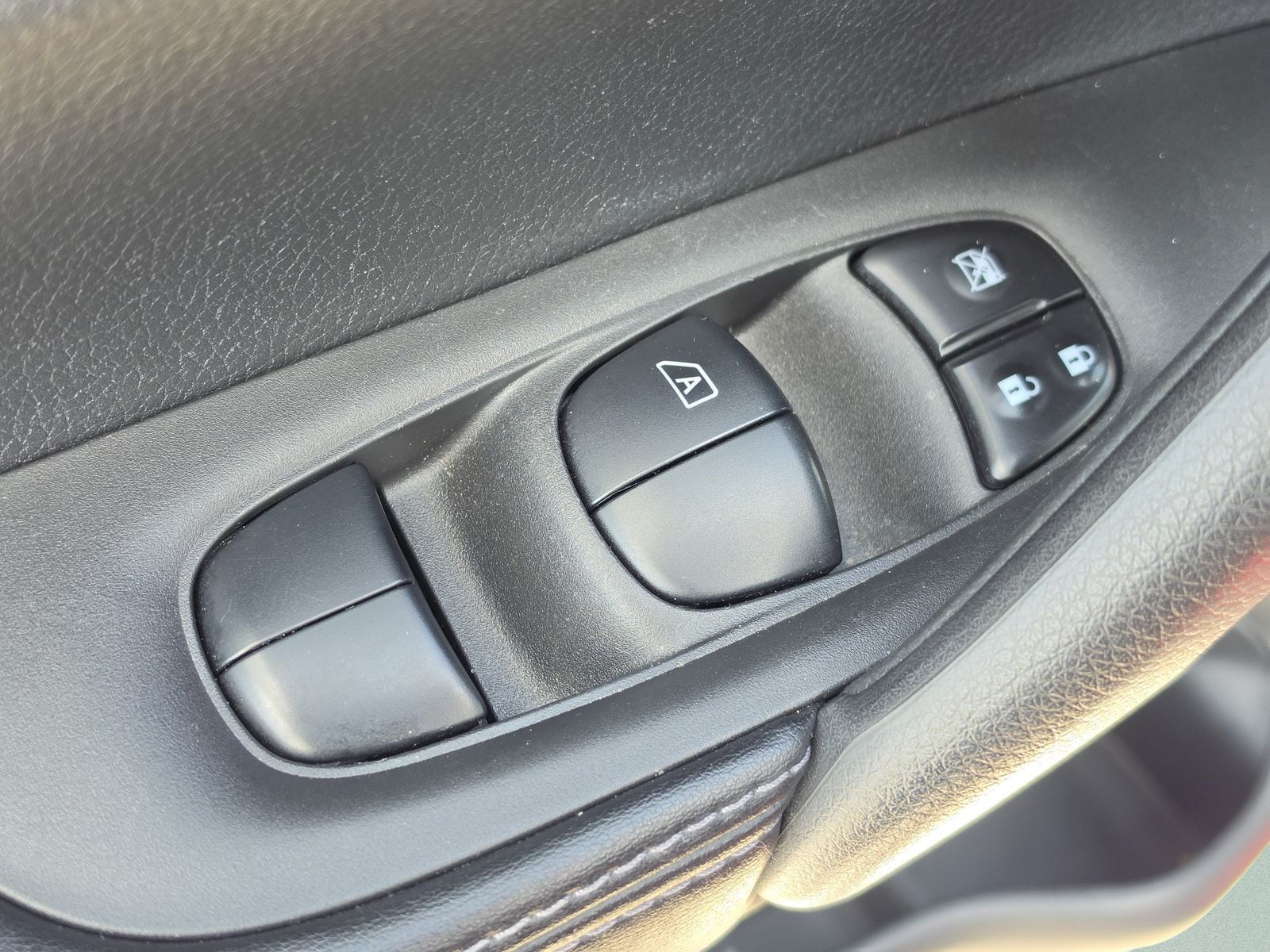 2022 Nissan Rogue Sport SV - Photo 20