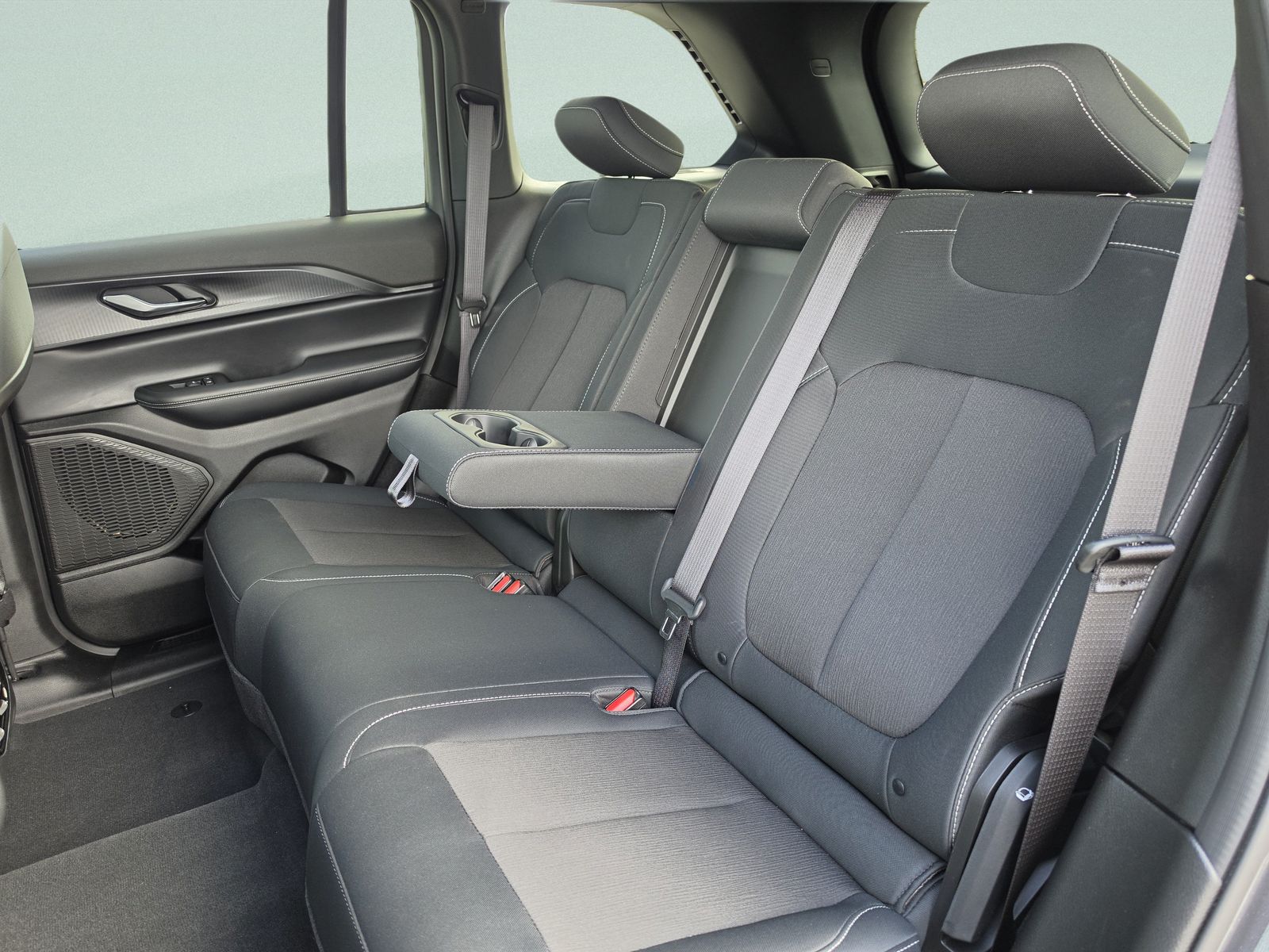 2024 Jeep Grand Cherokee Laredo - Photo 23