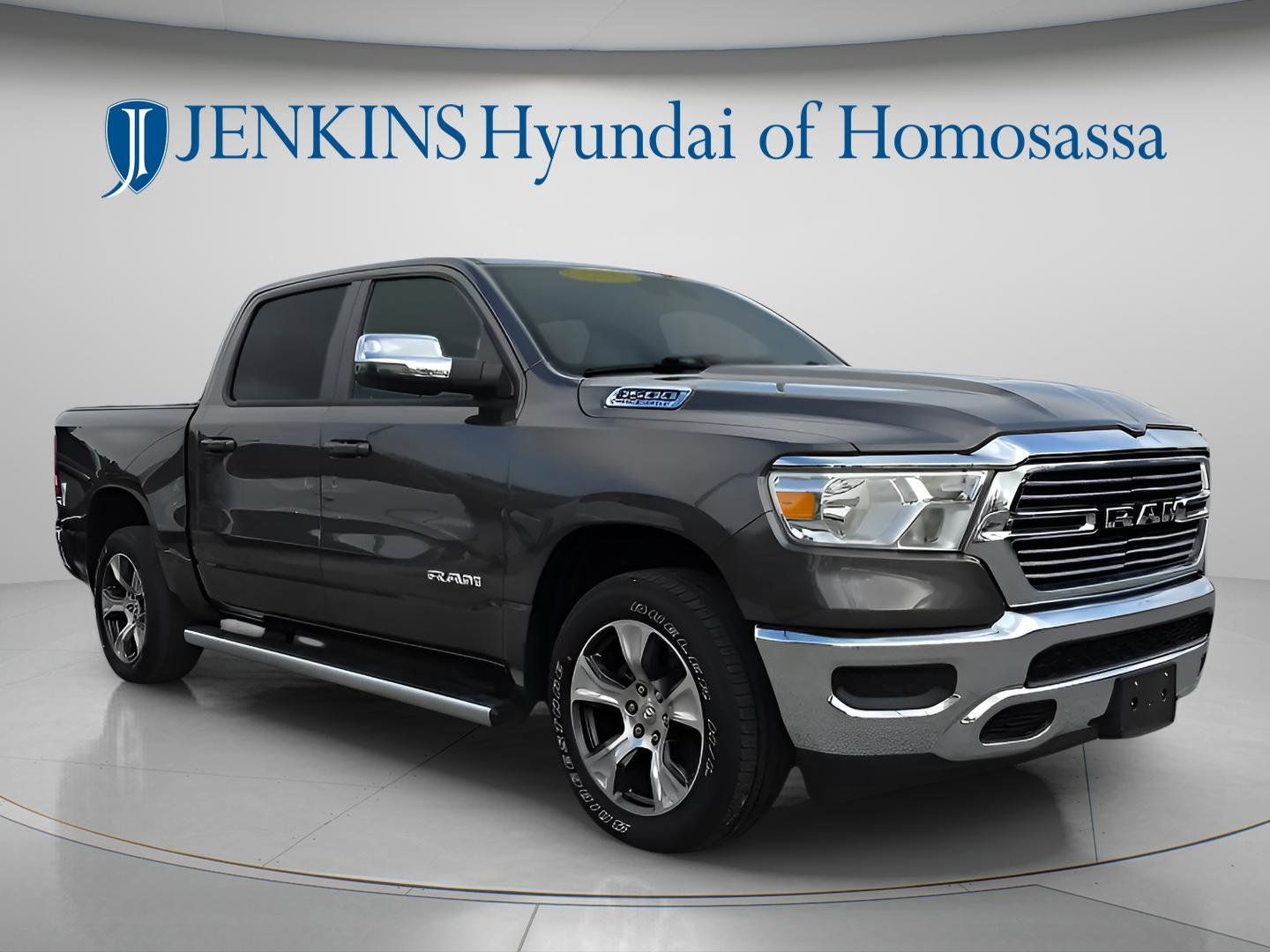 2023 RAM 1500 Laramie 4x4 Crew Cab 5'7's photo