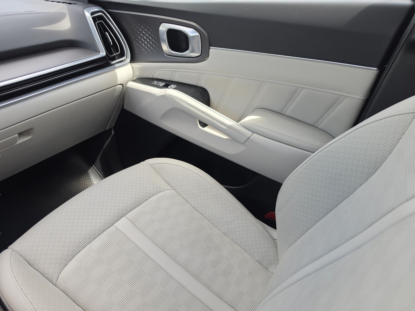 2025 Kia Sorento SX - Photo 21