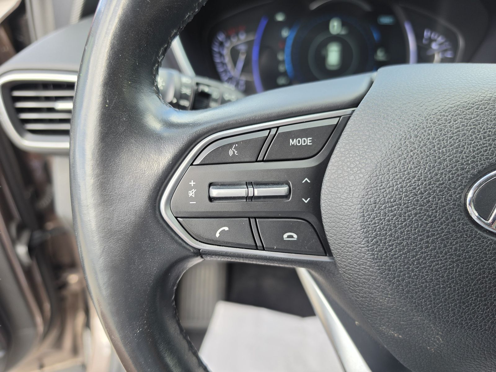 2020 Hyundai Santa Fe Limited - Photo 32