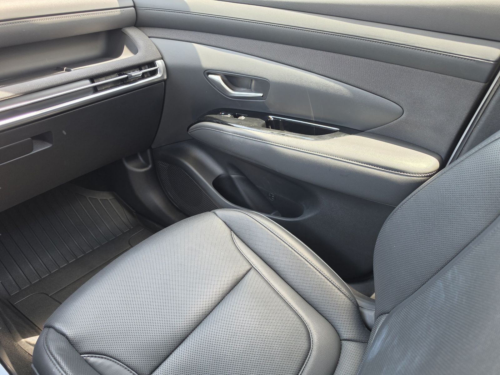 2025 Hyundai Tucson Limited - Photo 19
