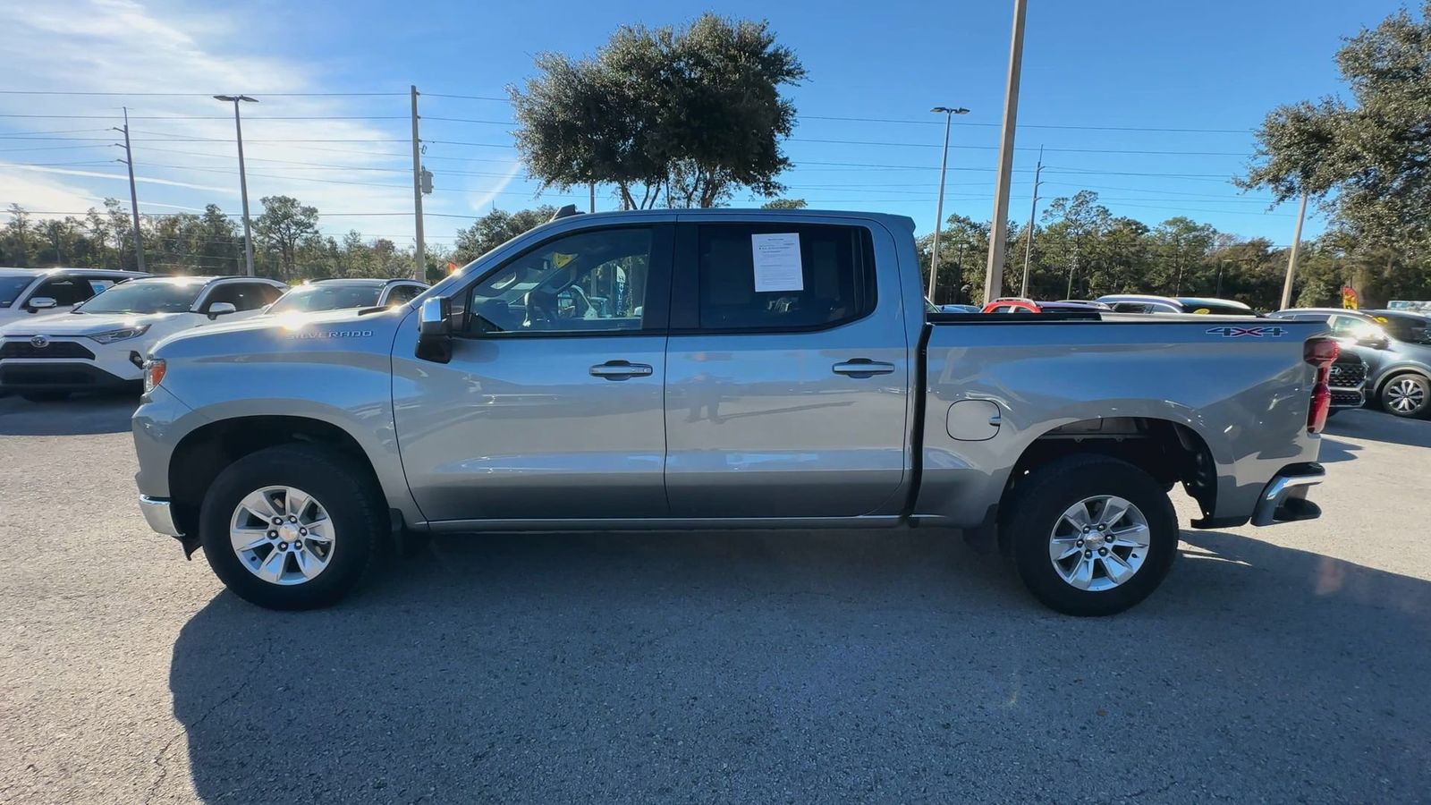 2025 Chevrolet Silverado 1500 LT photo 4