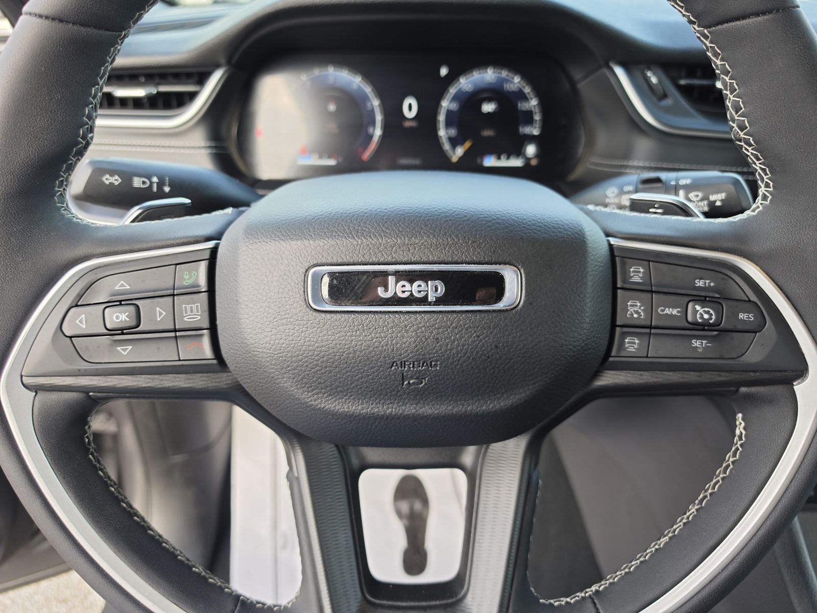 2024 Jeep Grand Cherokee Laredo - Photo 35