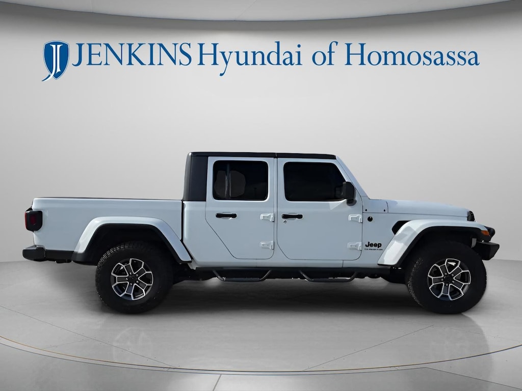 Used 2020 Jeep Gladiator Sport Truck Crew Cab