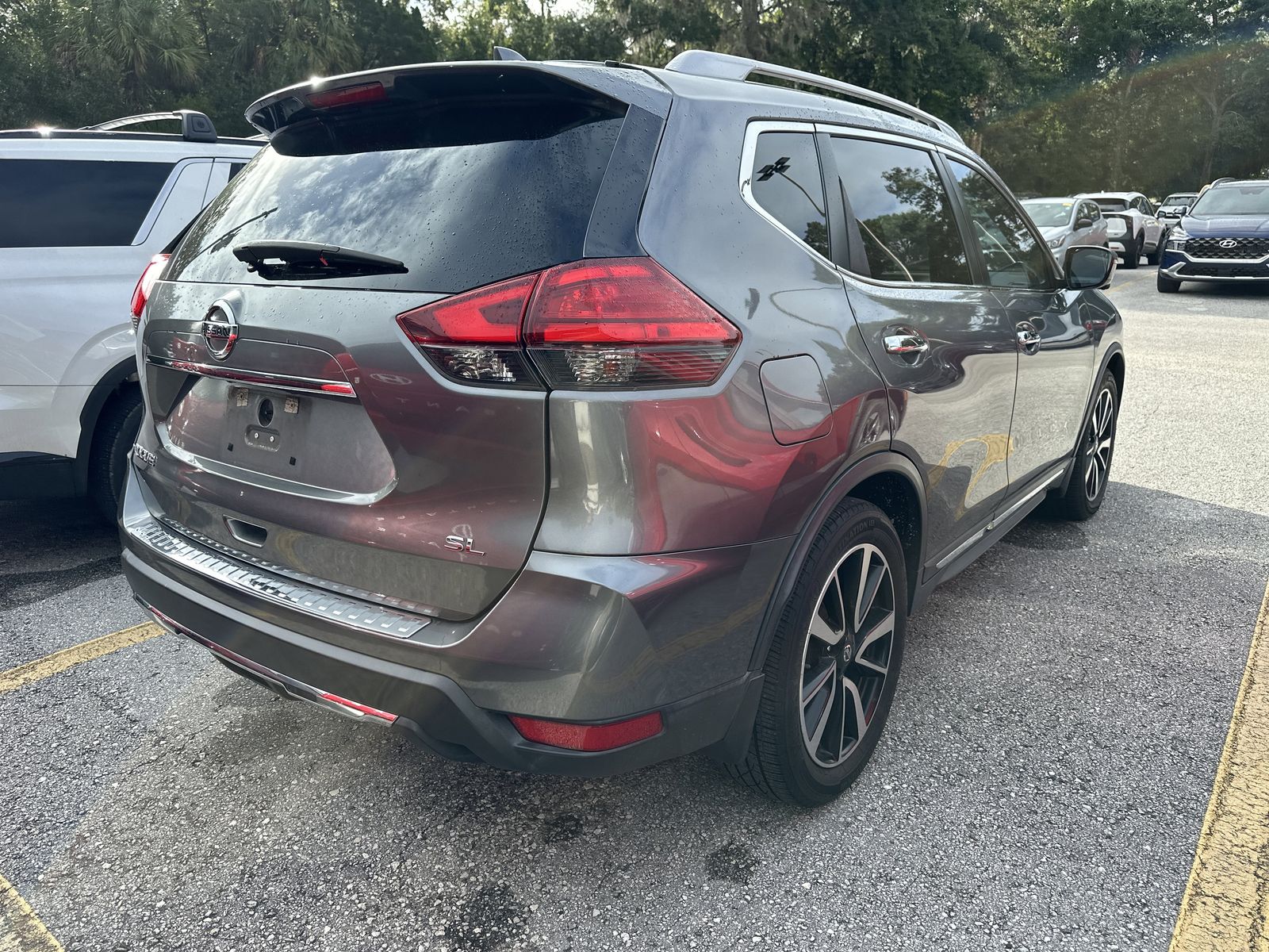 2017 Nissan Rogue SL photo 3