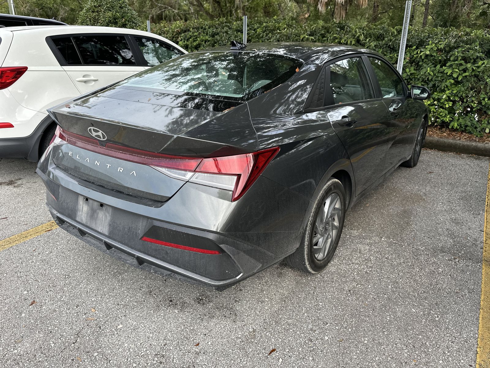2024 Hyundai Elantra SEL photo 4