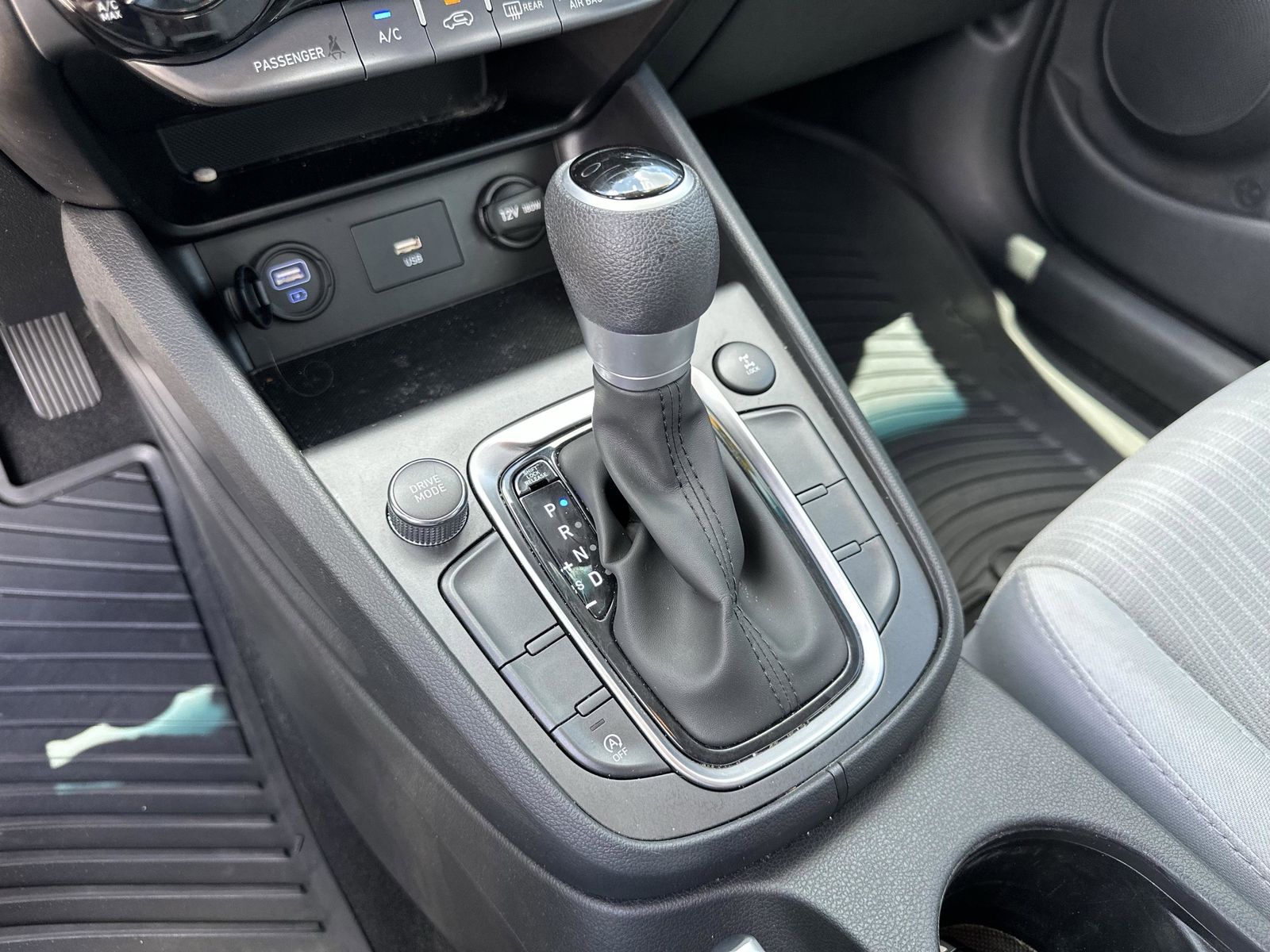 2023 Hyundai Kona SEL - Photo 28