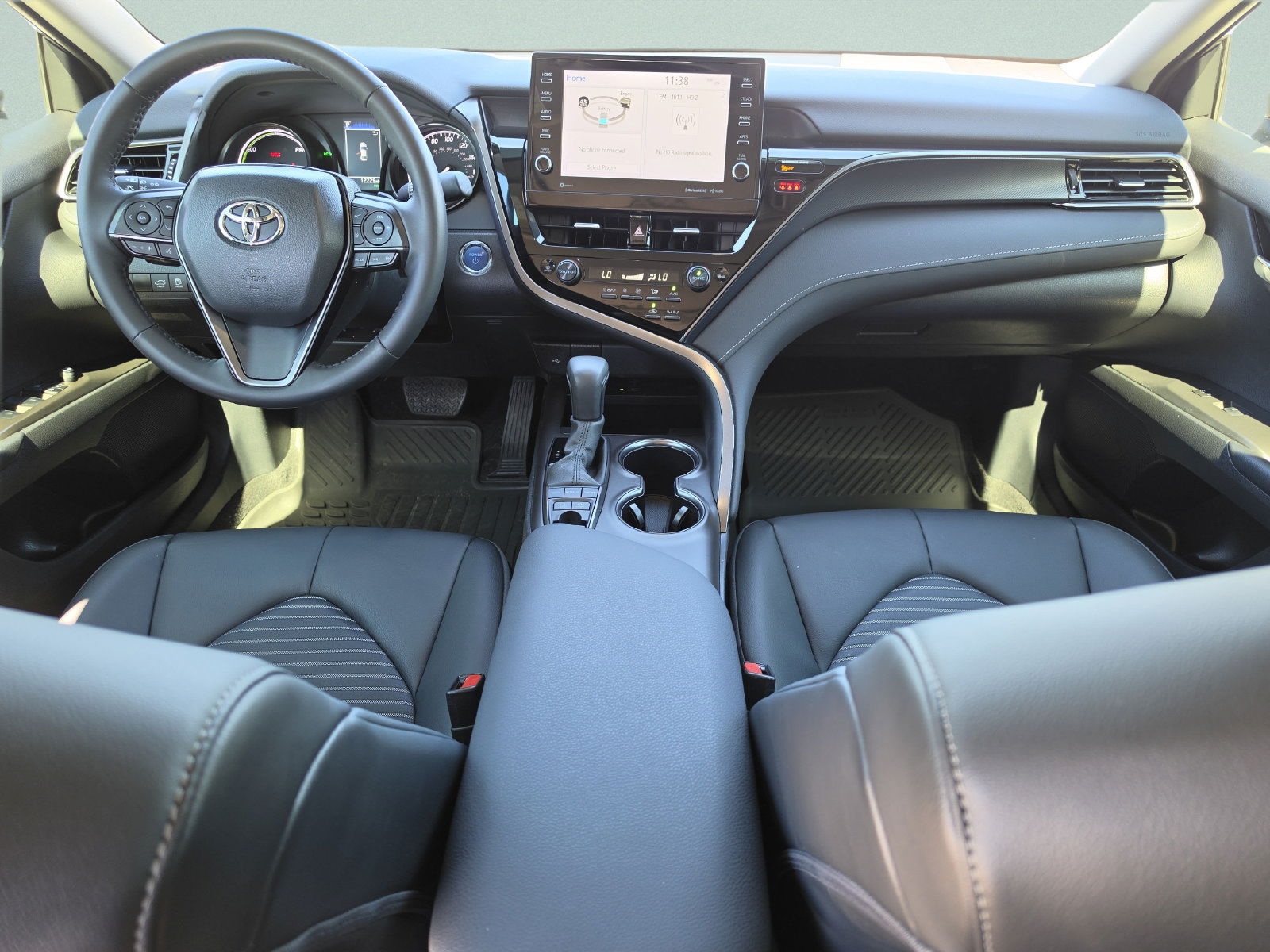 2024 Toyota Camry SE - Photo 18