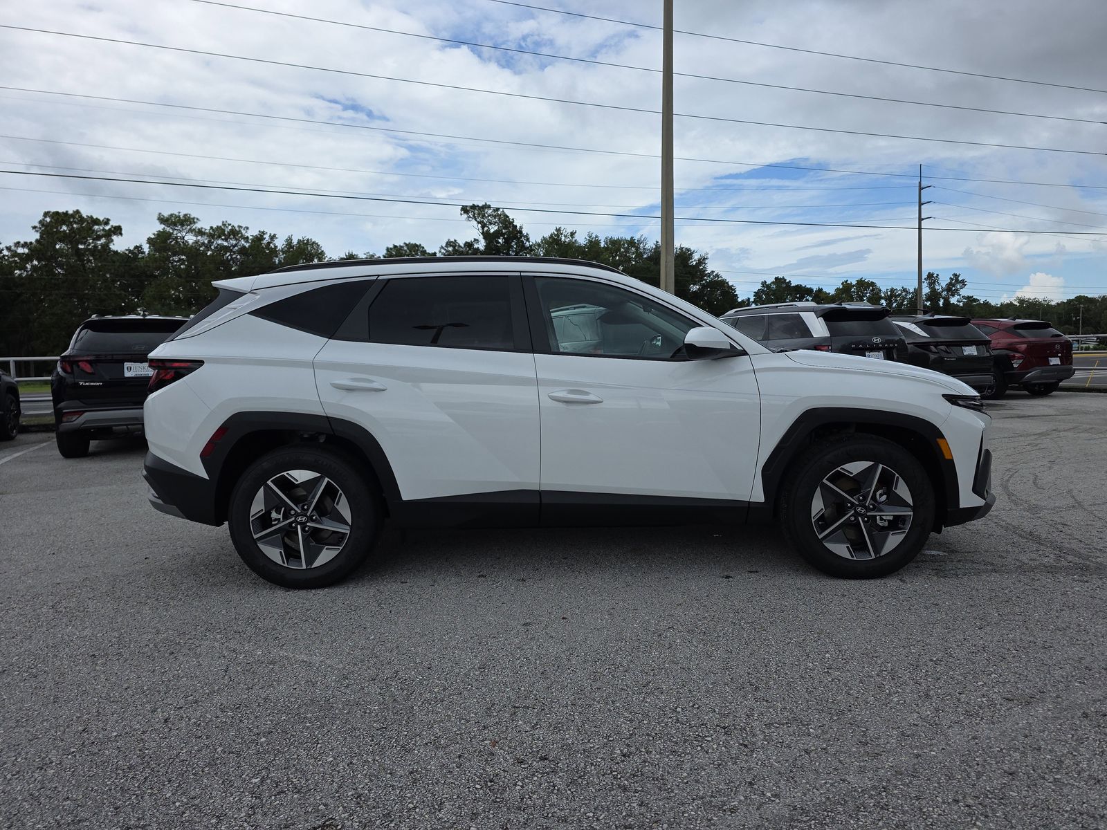 2025 Hyundai Tucson SEL photo 2
