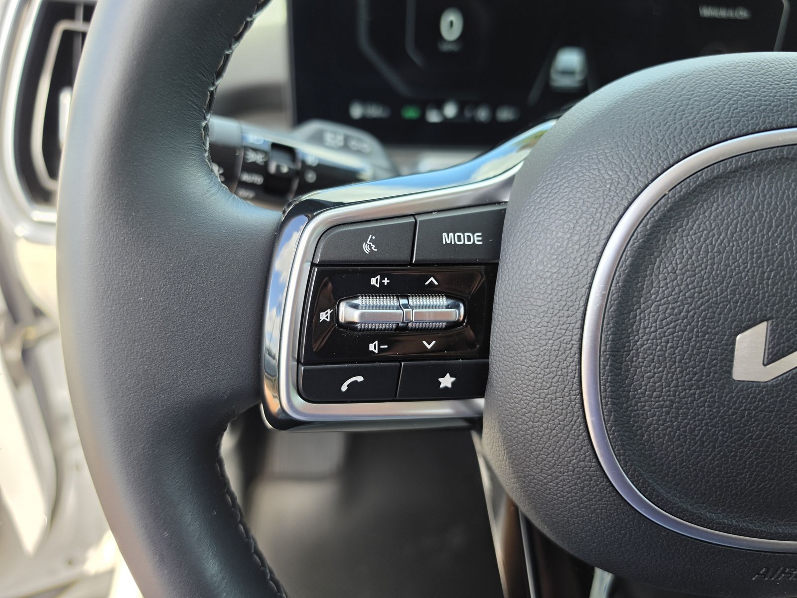 2025 Kia Sorento SX - Photo 35